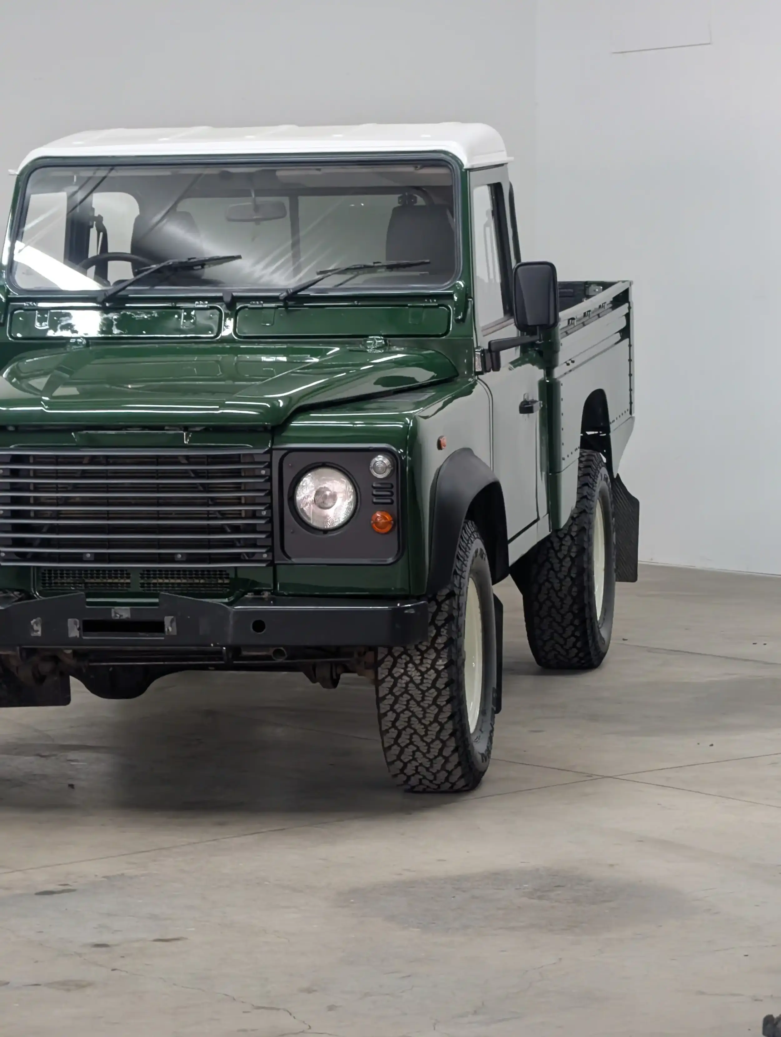 2000 Land Rover Defender 110 Hi-Cap Pickup Td5