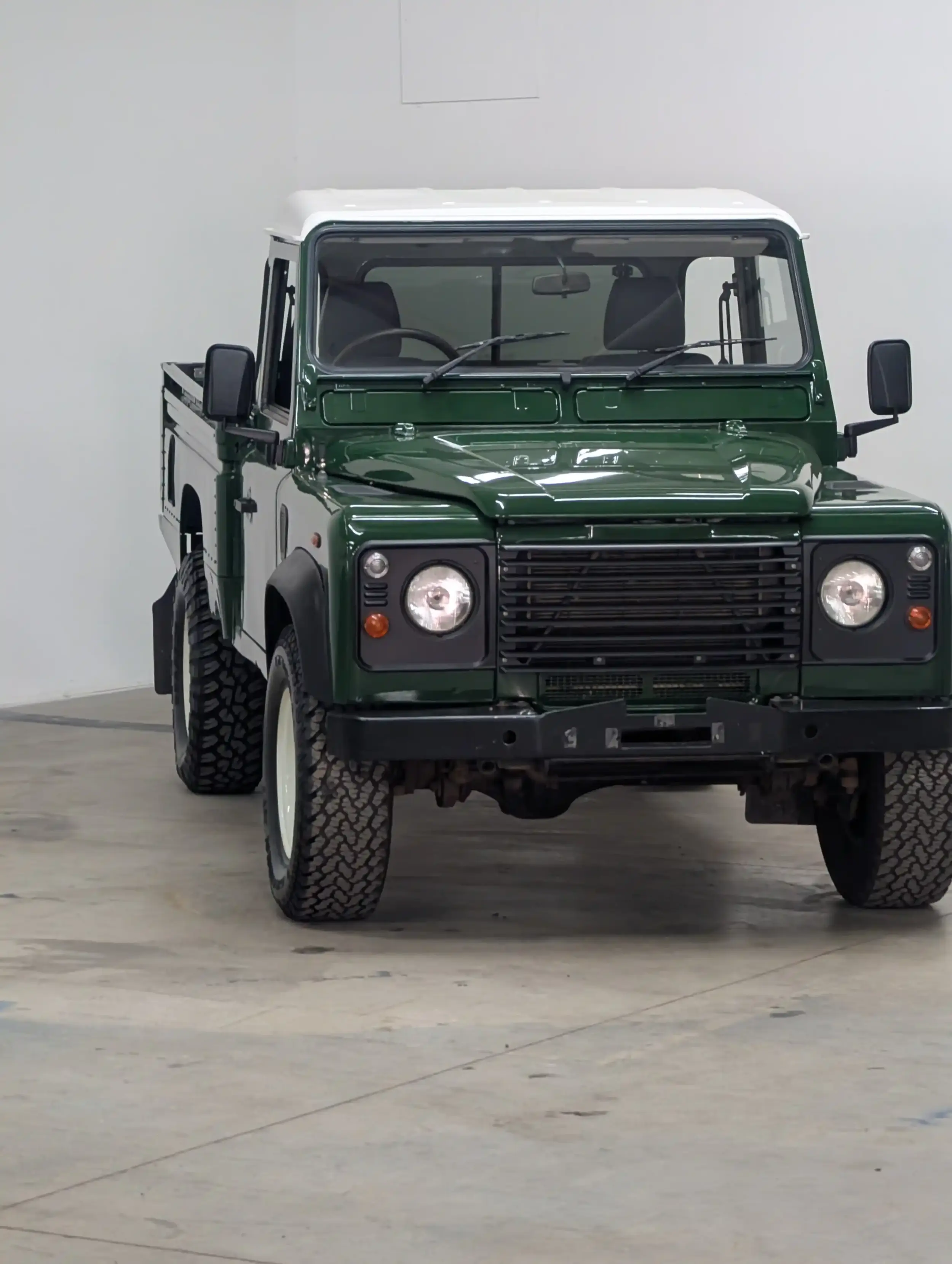 2000 Land Rover Defender 110 Hi-Cap Pickup Td5