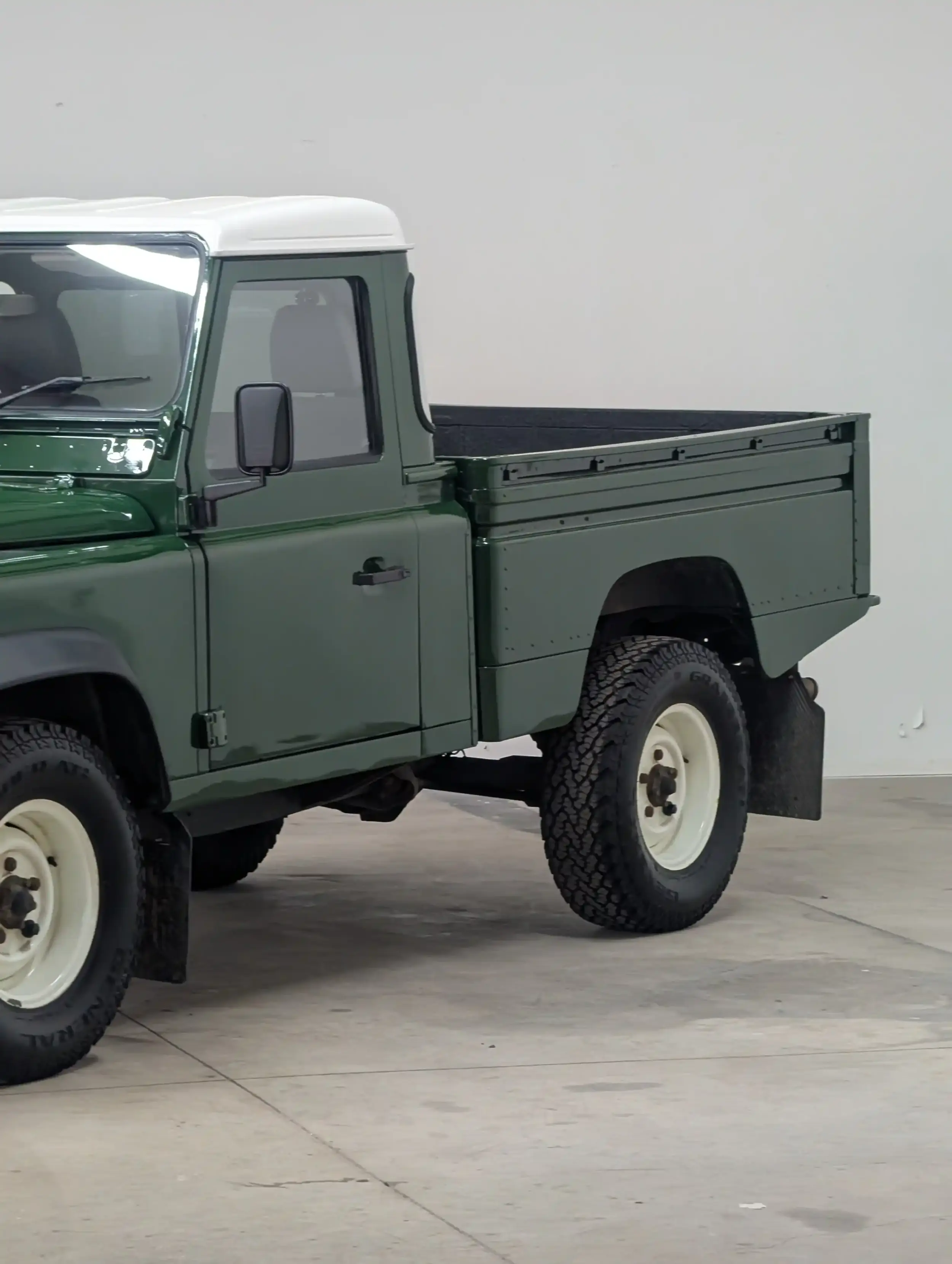2000 Land Rover Defender 110 Hi-Cap Pickup Td5