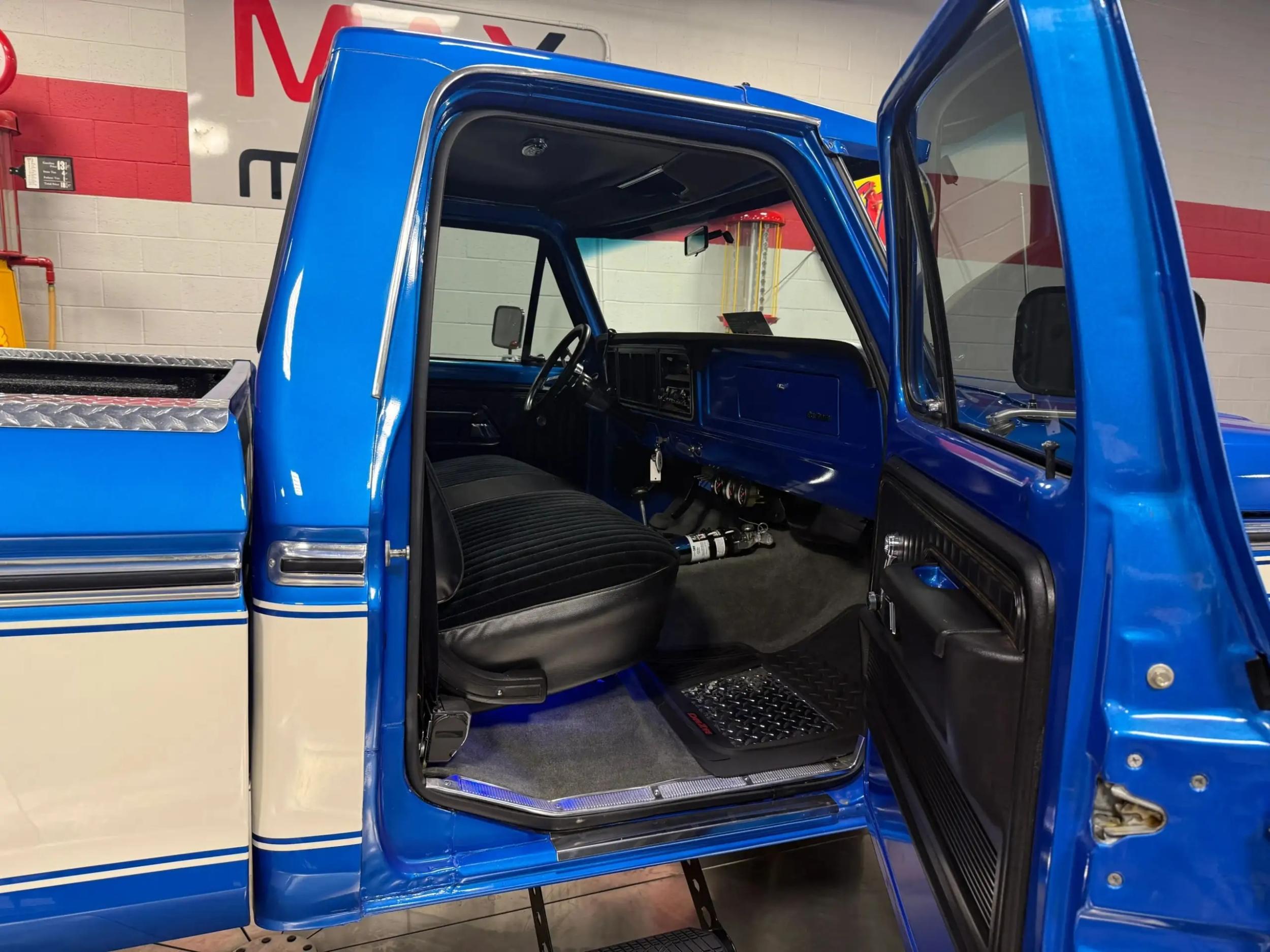 1975 Ford F-250 Explorer