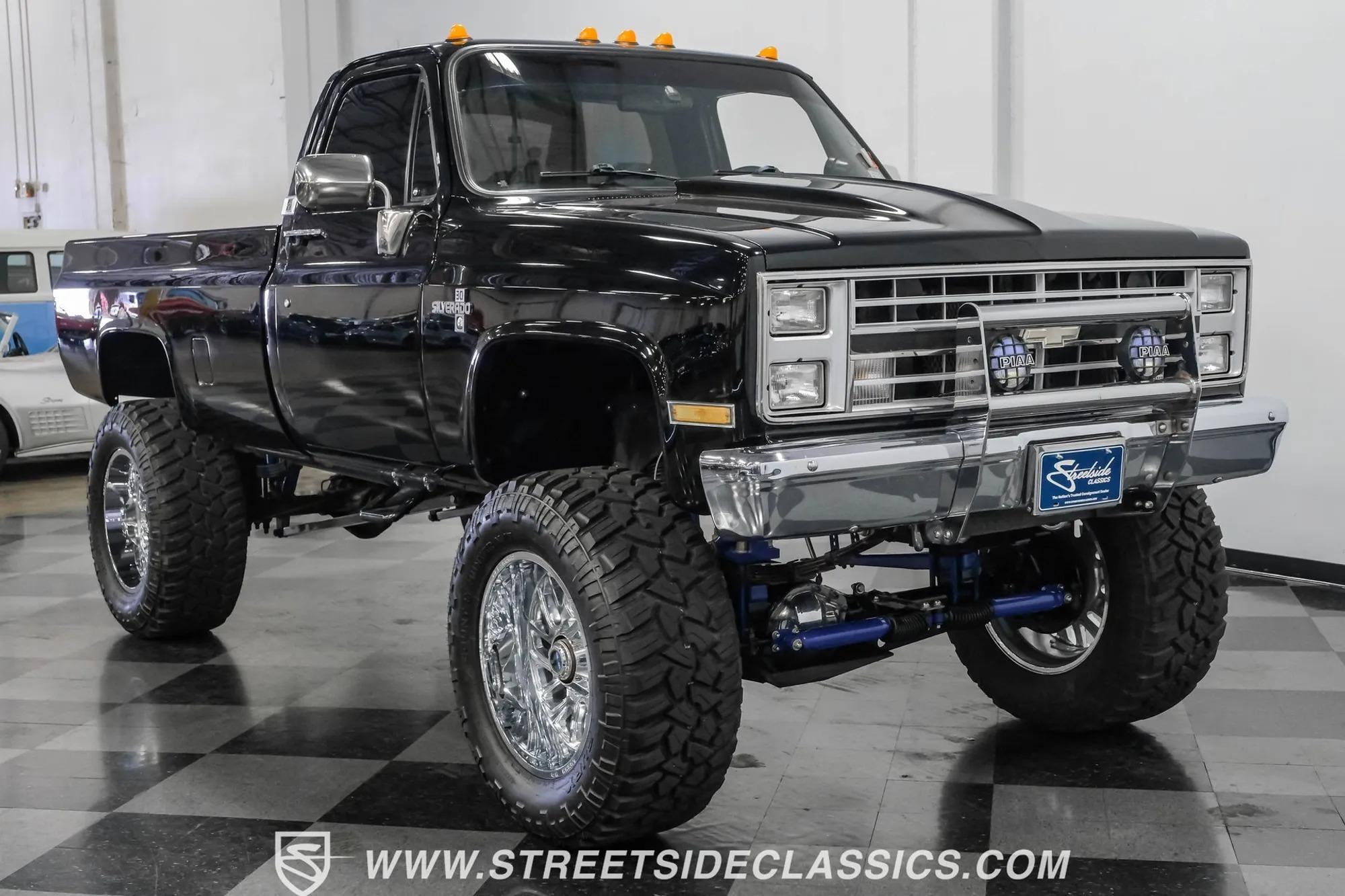 1986 Chevrolet K30 Silverado 4×4 Pickup