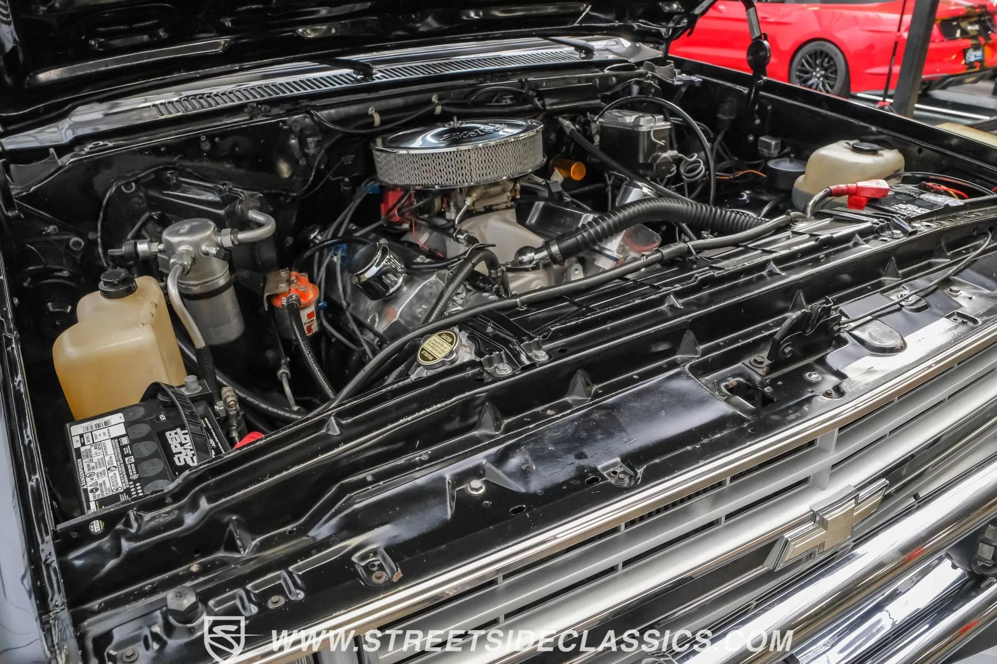 1986 Chevrolet K30 Silverado 4×4 Pickup