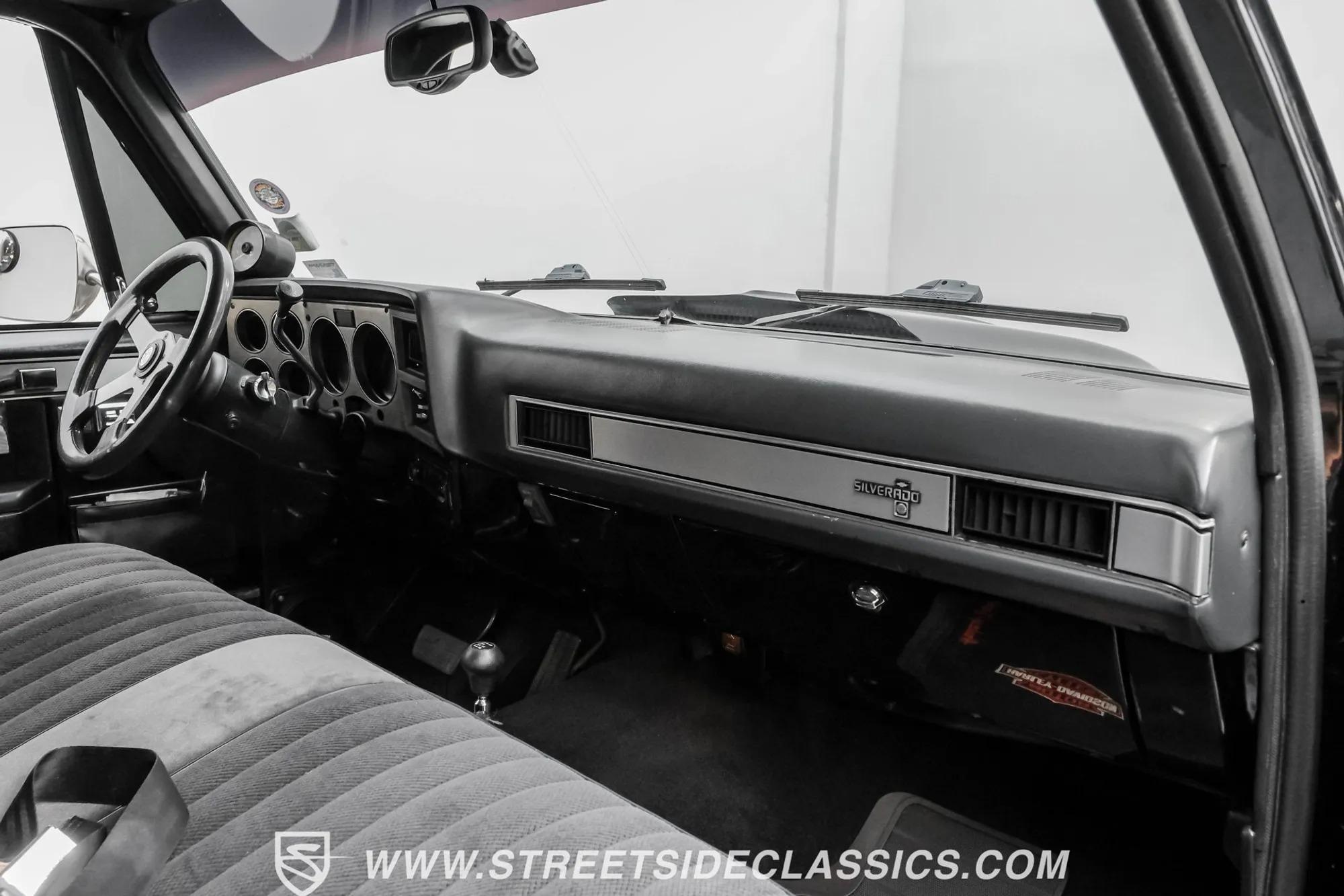 1986 Chevrolet K30 Silverado 4×4 Pickup