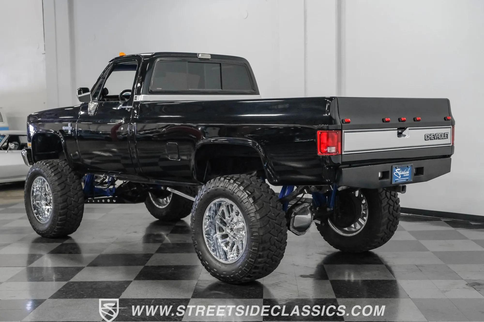 1986 Chevrolet K30 Silverado 4×4 Pickup