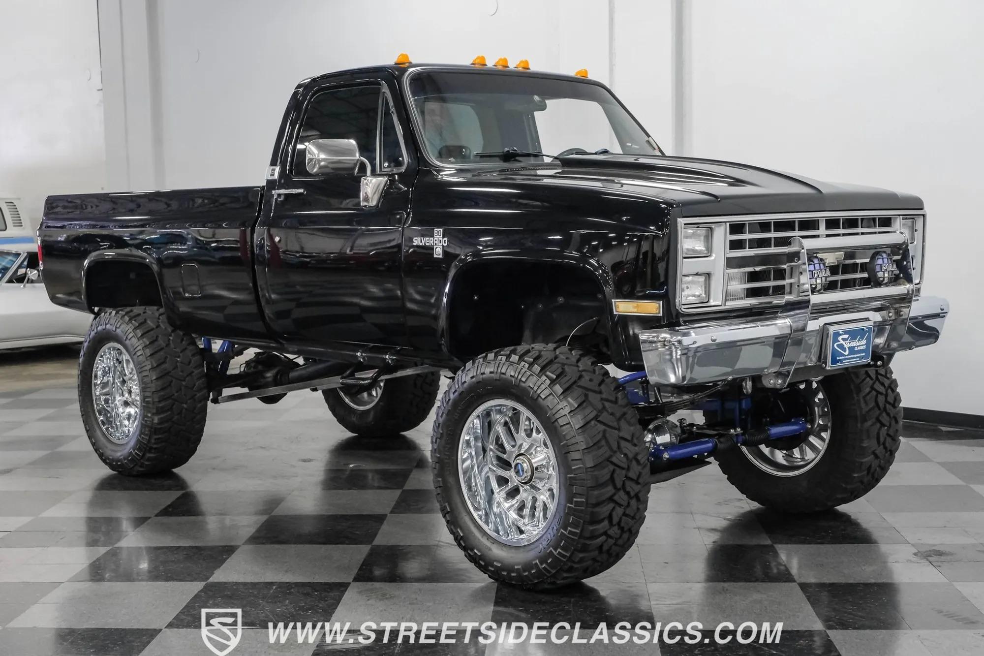 1986 Chevrolet K30 Silverado 4×4 Pickup
