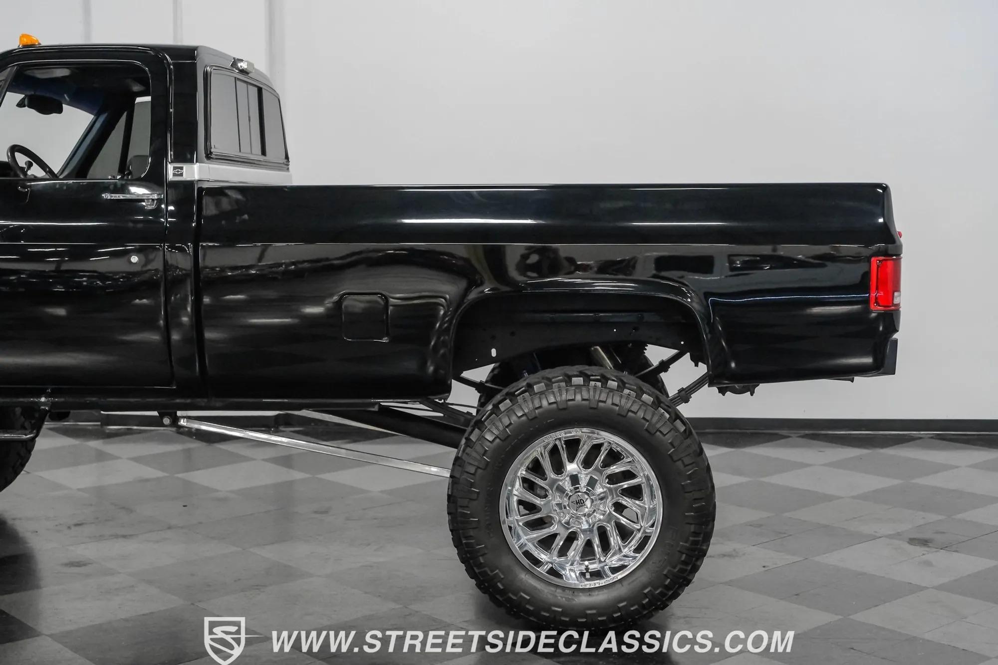 1986 Chevrolet K30 Silverado 4×4 Pickup