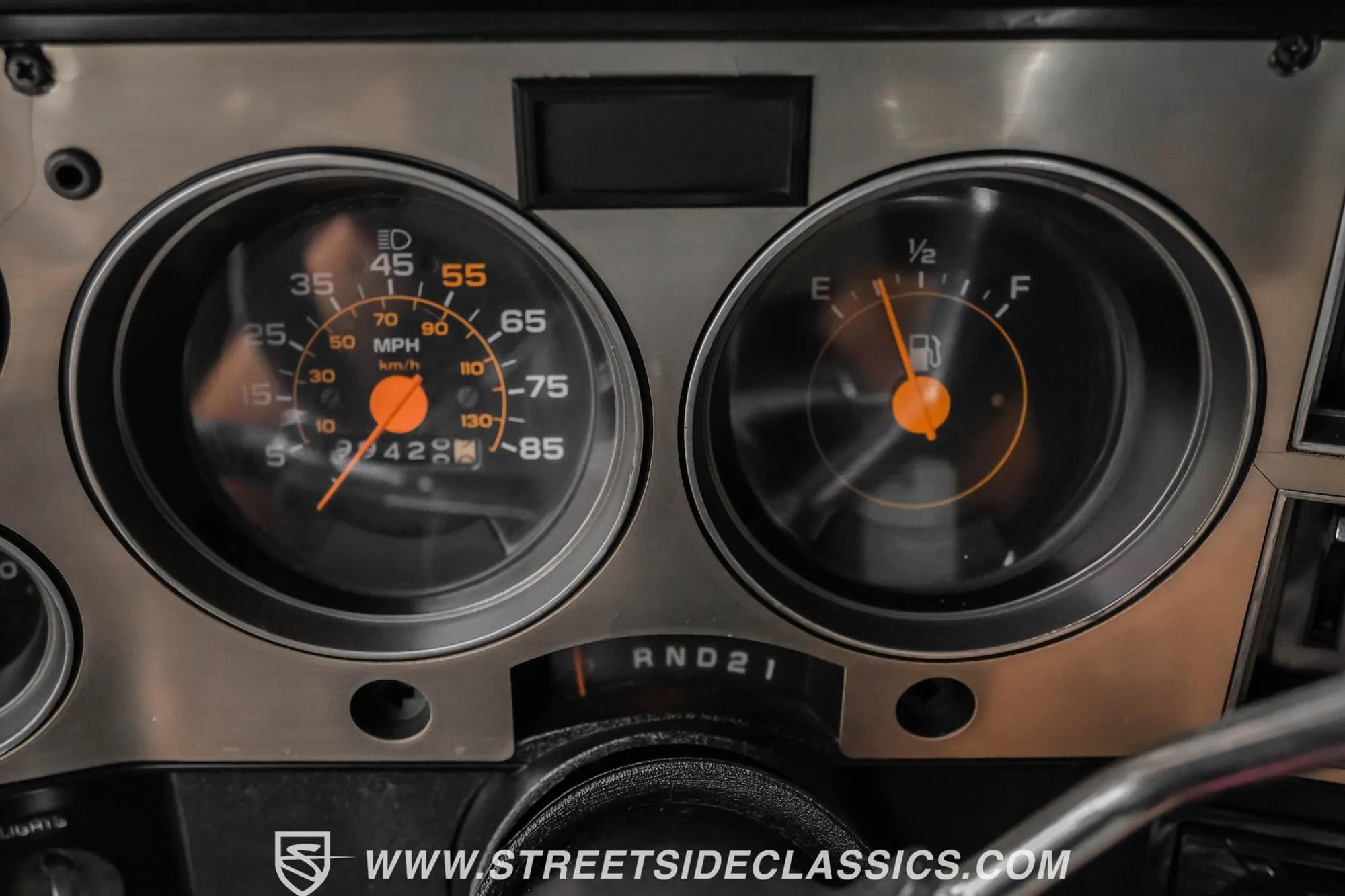 1986 Chevrolet K30 Silverado 4×4 Pickup