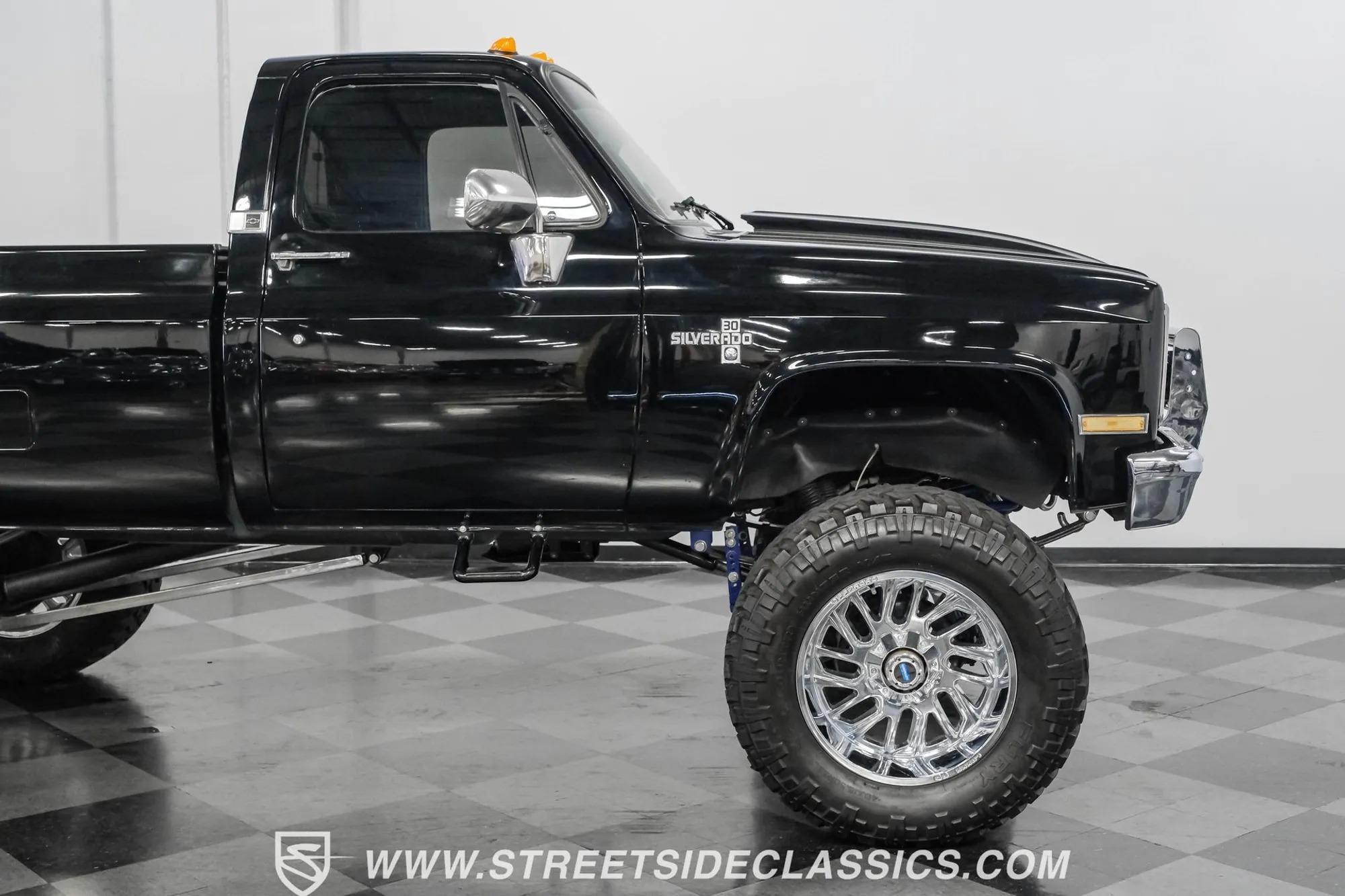 1986 Chevrolet K30 Silverado 4×4 Pickup