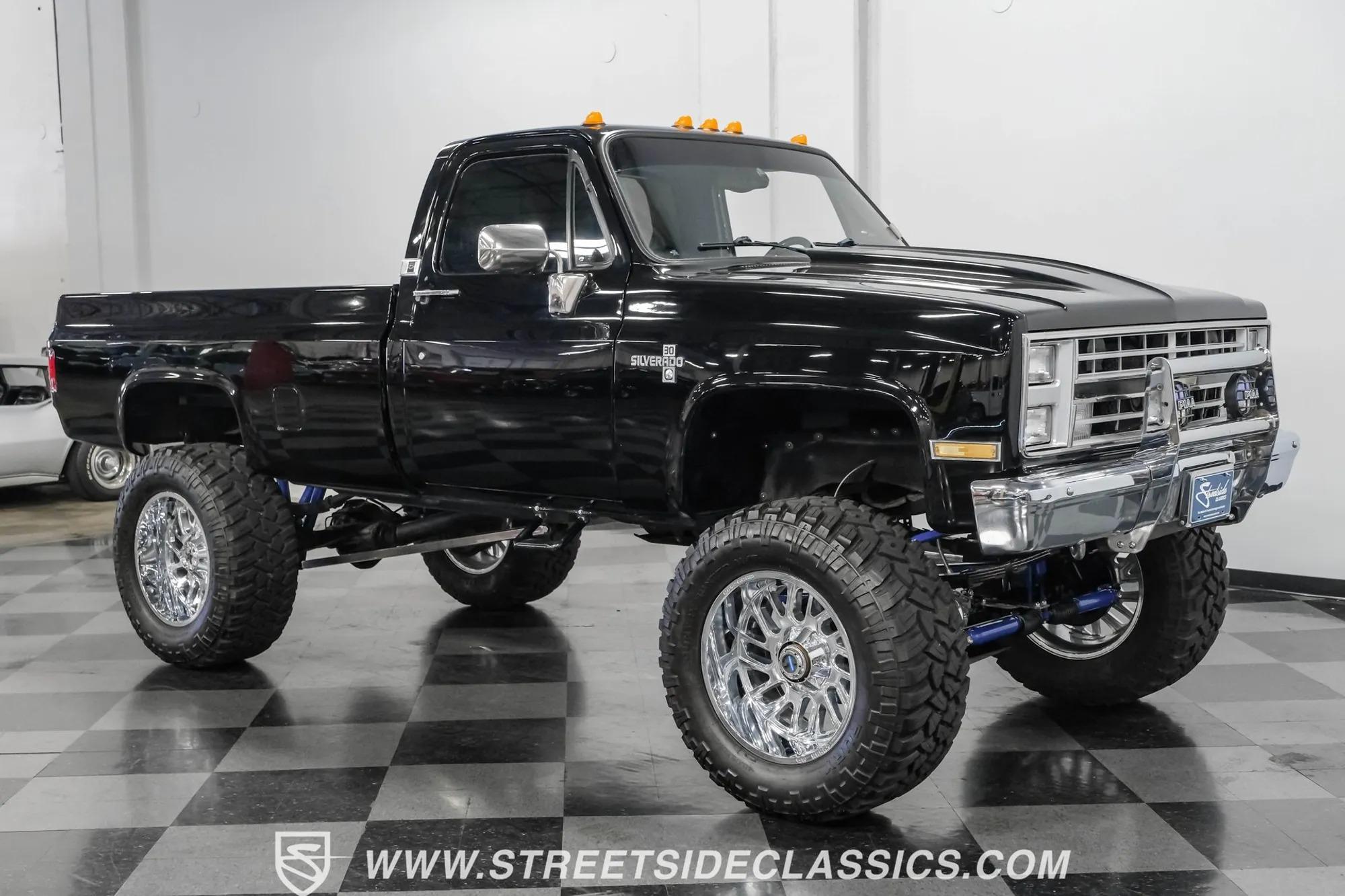 1986 Chevrolet K30 Silverado 4×4 Pickup