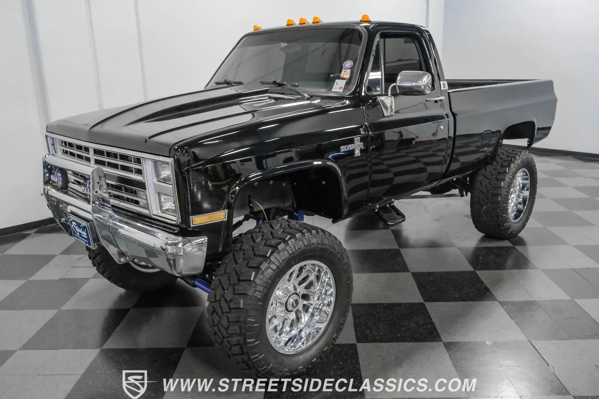 1986 Chevrolet K30 Silverado 4×4 Pickup