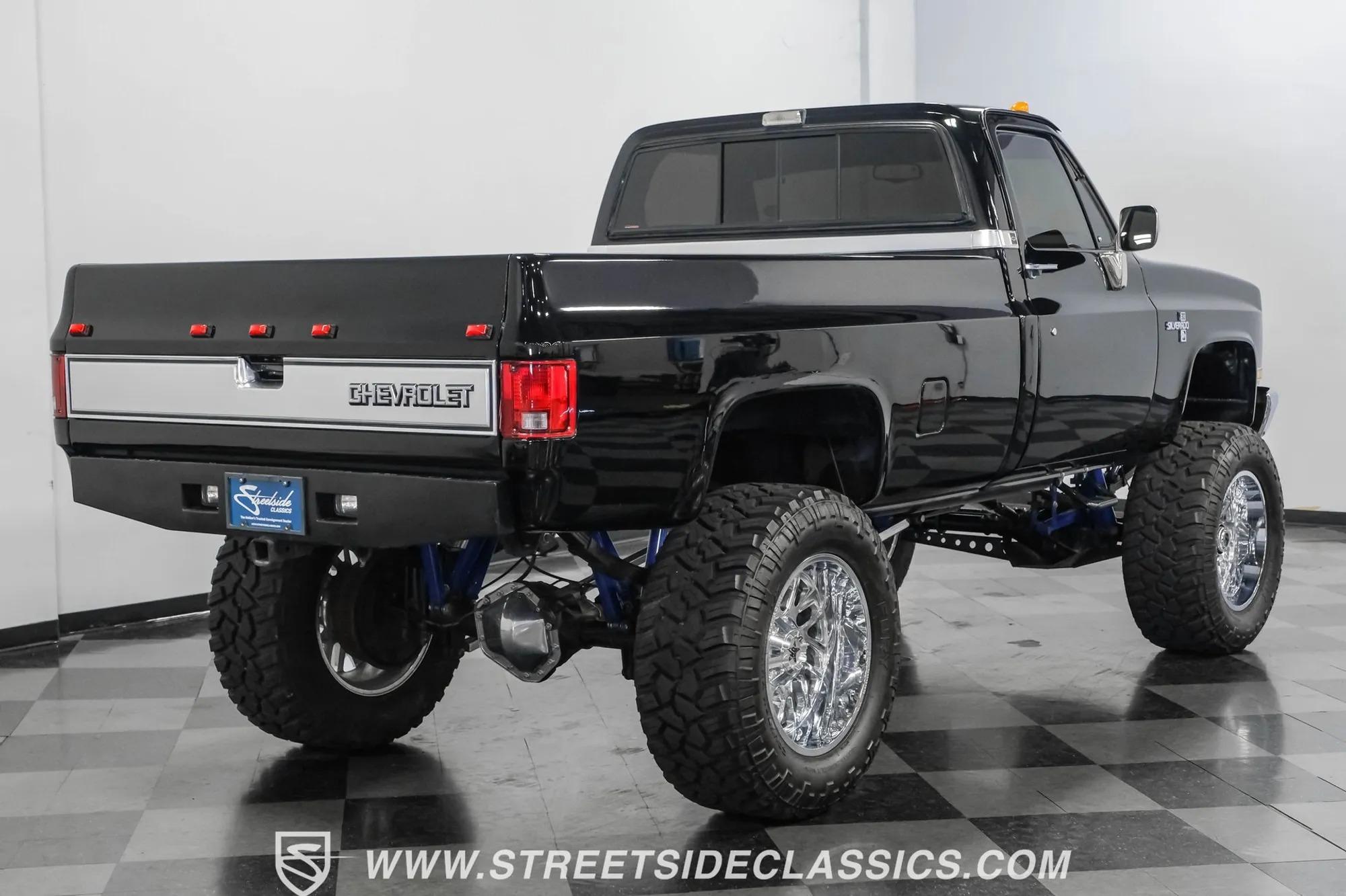 1986 Chevrolet K30 Silverado 4×4 Pickup