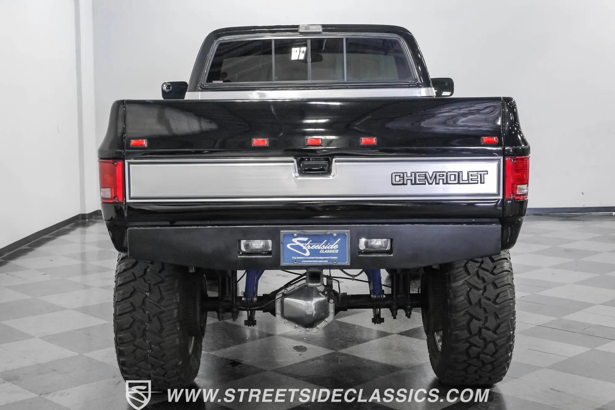 1986 Chevrolet K30 Silverado 4×4 Pickup