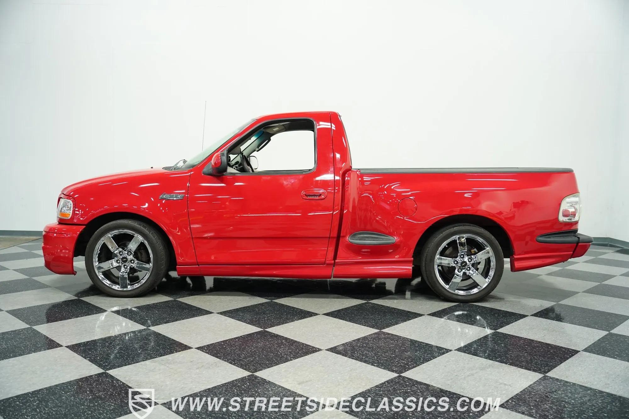 2002 Ford F-150 SVT Lightning - 2