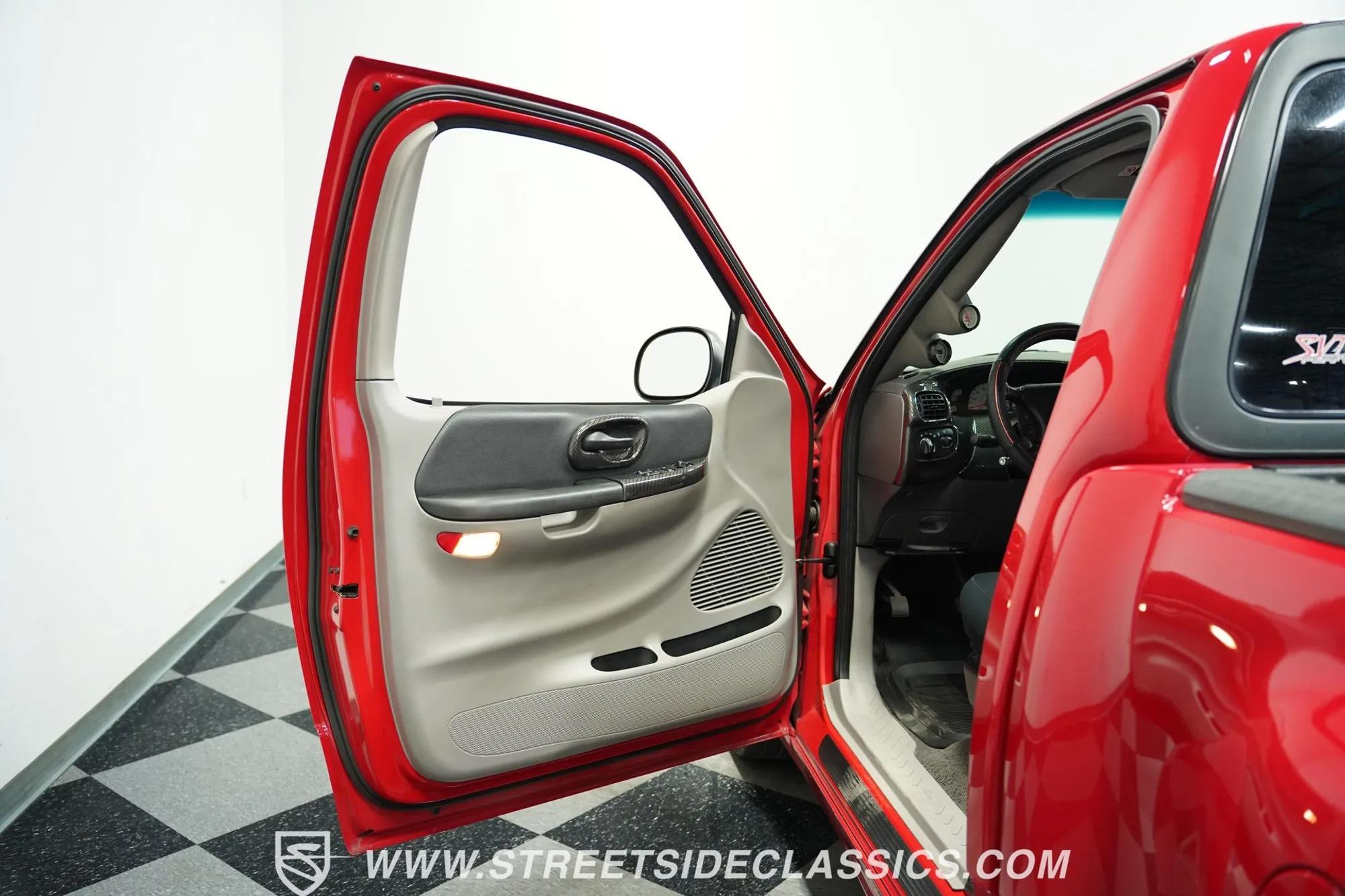 2002 Ford F-150 SVT Lightning