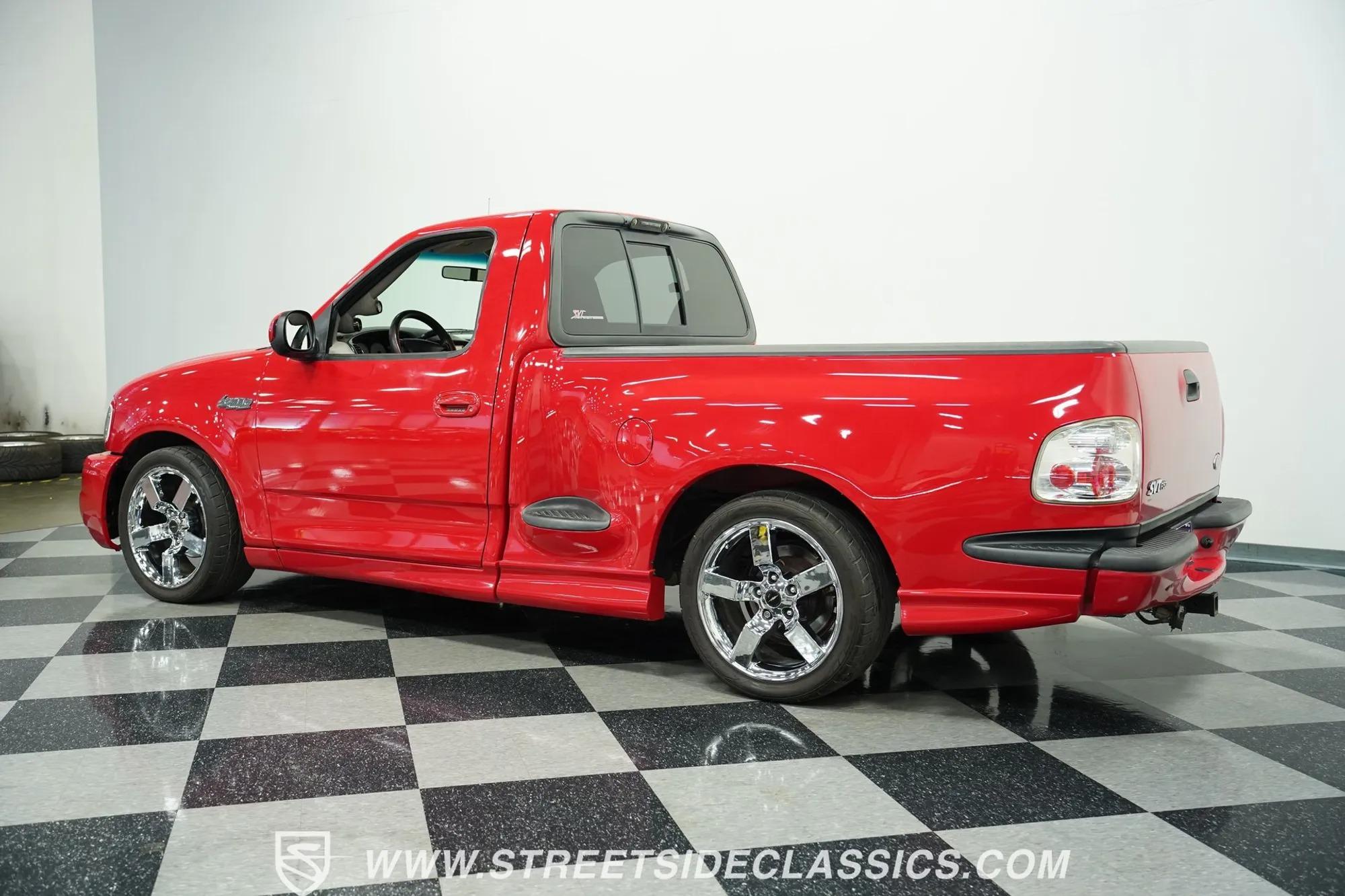 2002 Ford F-150 SVT Lightning - 5