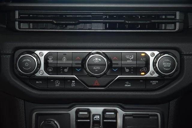 Modified 2024 Jeep Gladiator Mojave