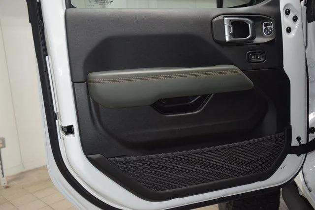 Modified 2024 Jeep Gladiator Mojave