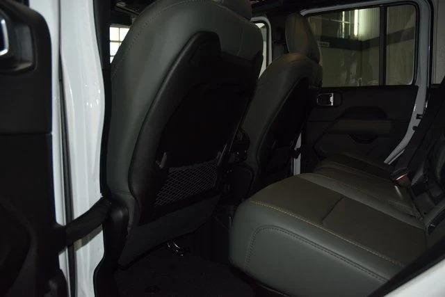 Modified 2024 Jeep Gladiator Mojave