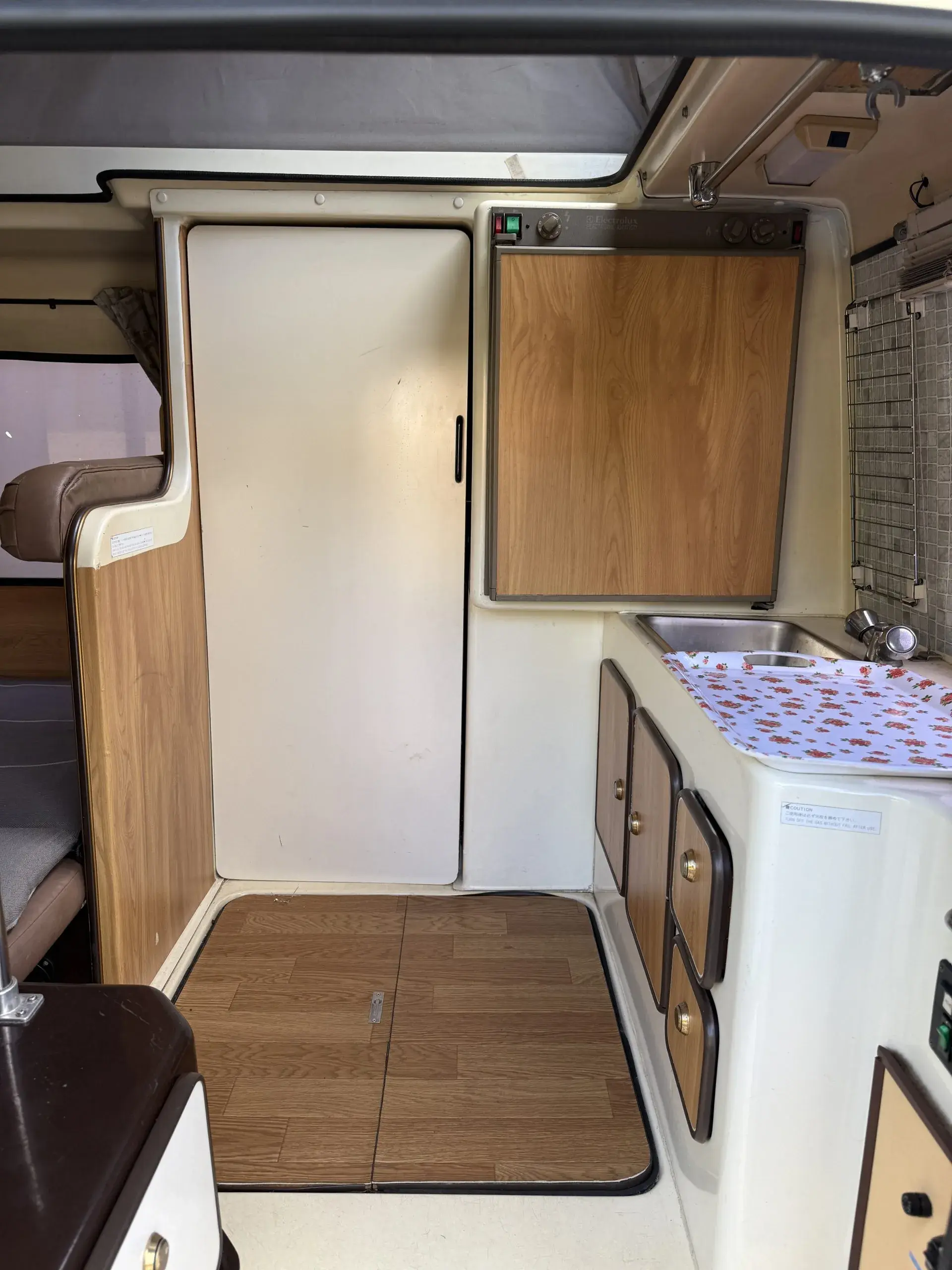 1993 Toyota TownAce Pop-Top Camper