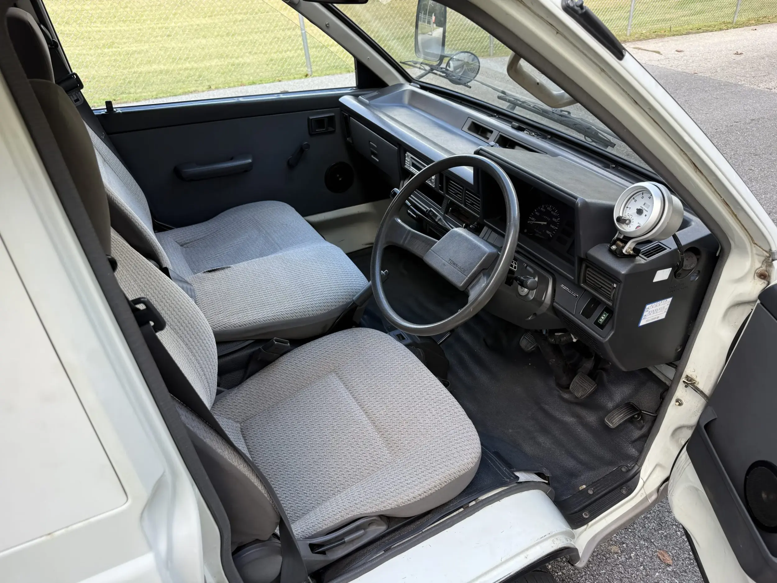 1993 Toyota TownAce Pop-Top Camper - 5