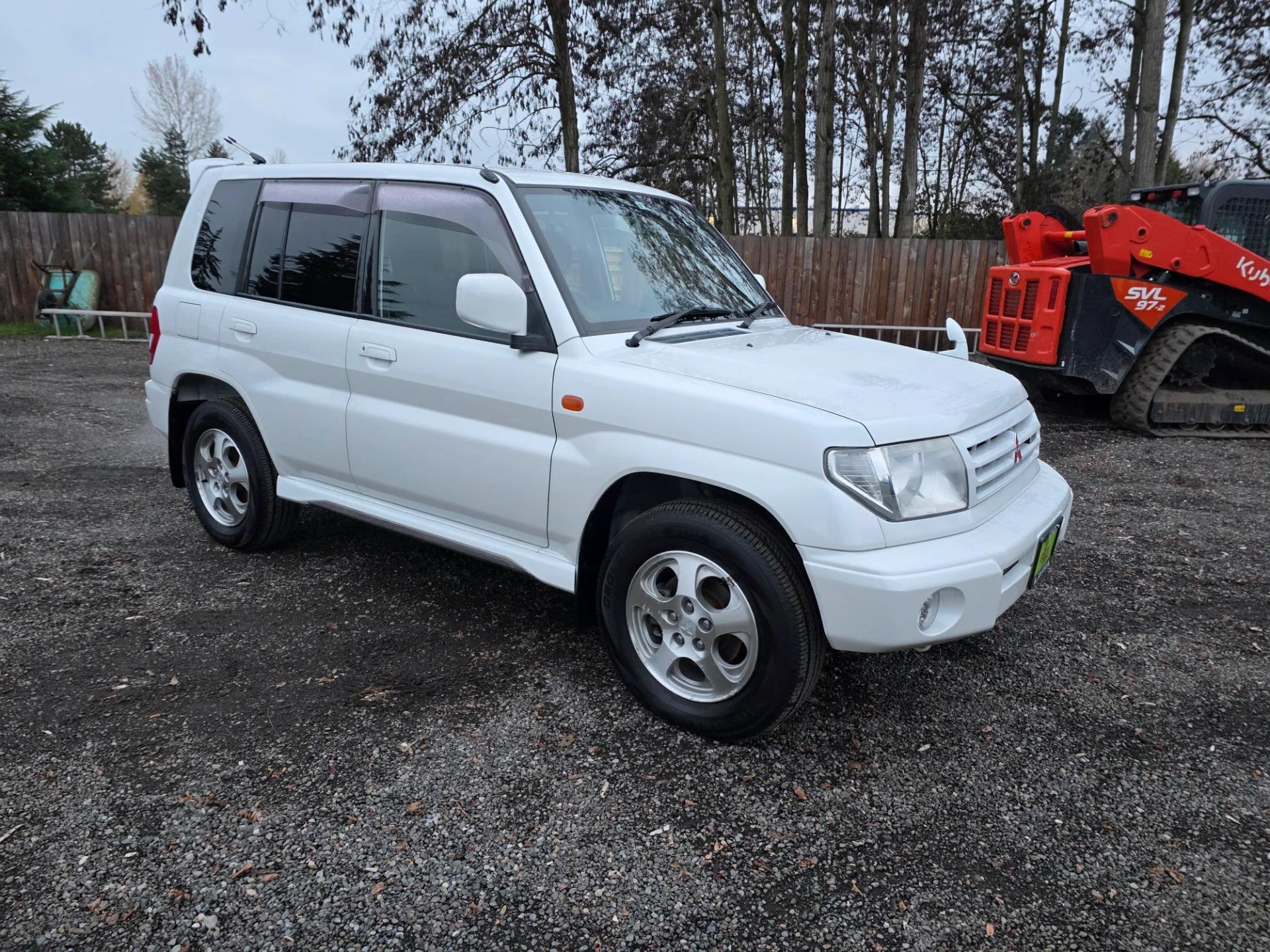 2000 Mitsubishi Pajero IO - 3