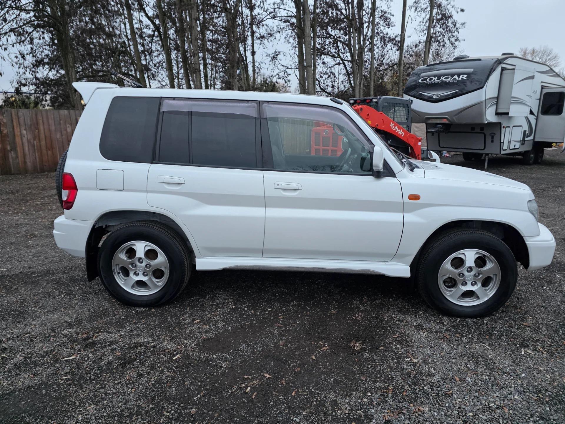 2000 Mitsubishi Pajero IO