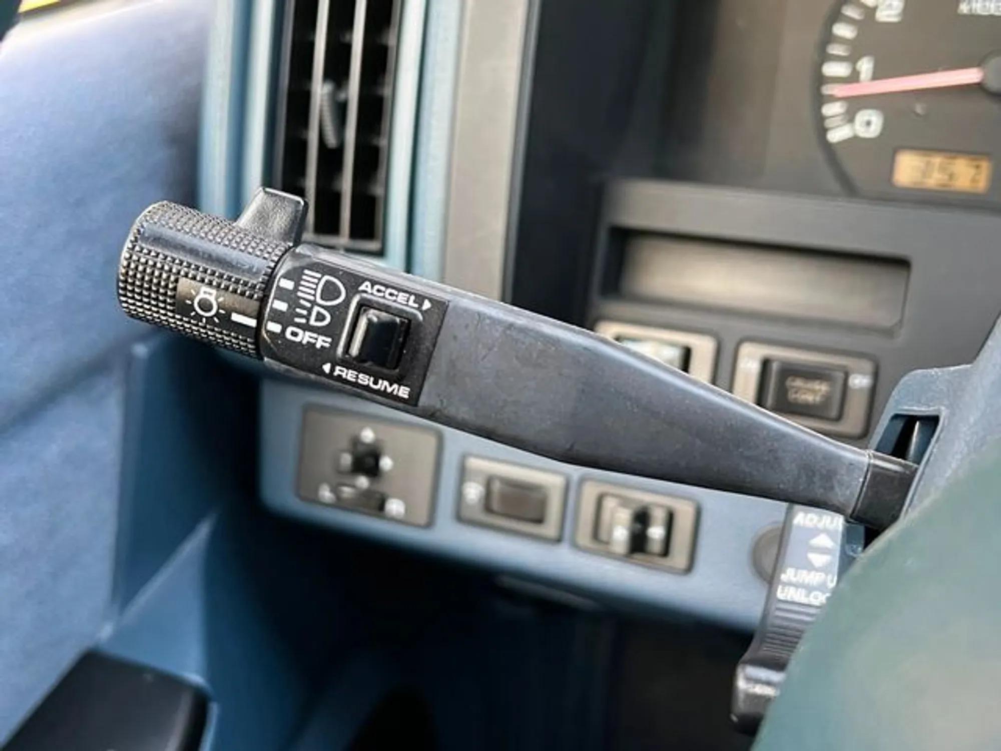 1993 Nissan Pathfinder SE 4×4