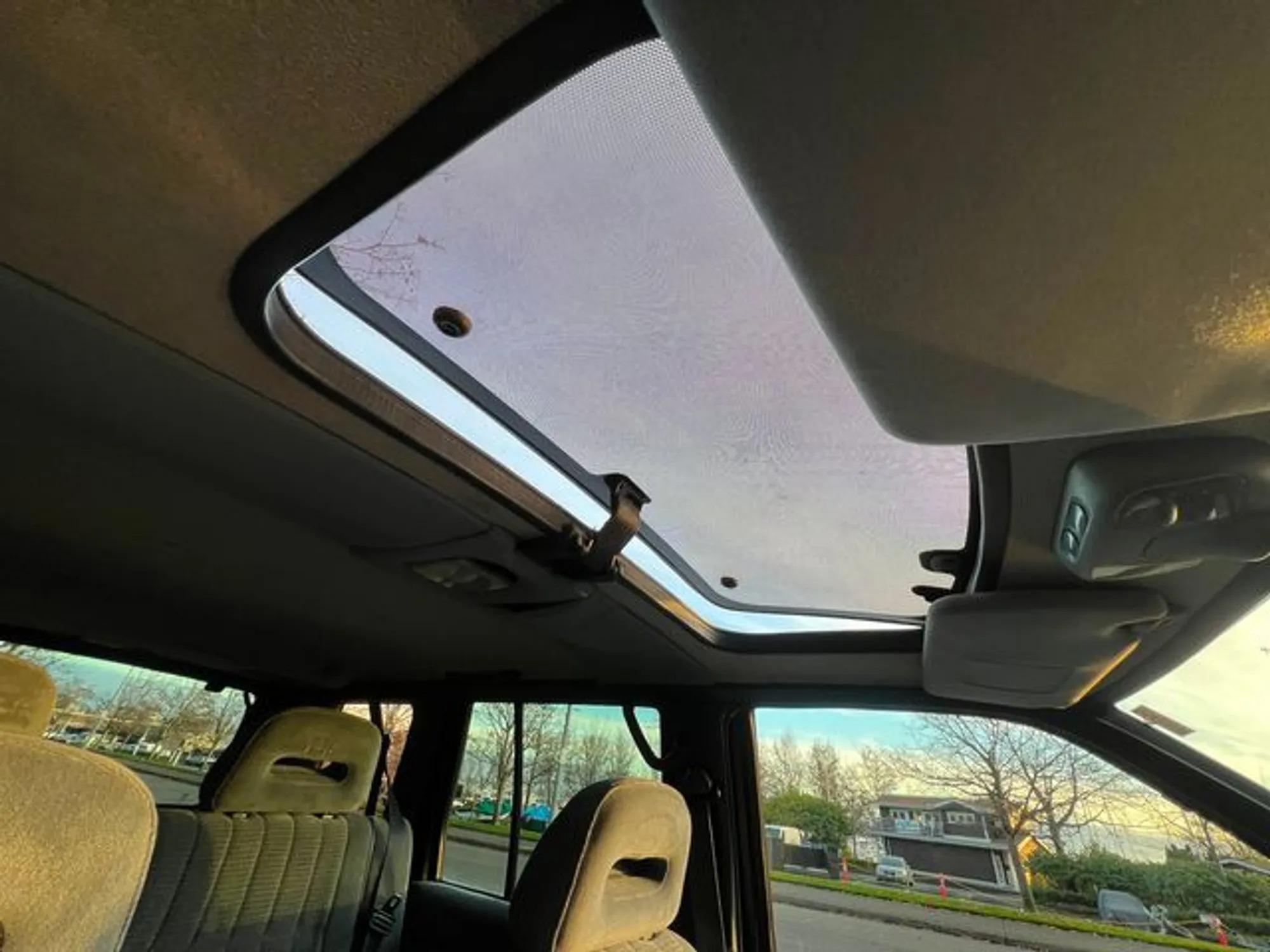 1993 Nissan Pathfinder SE 4×4