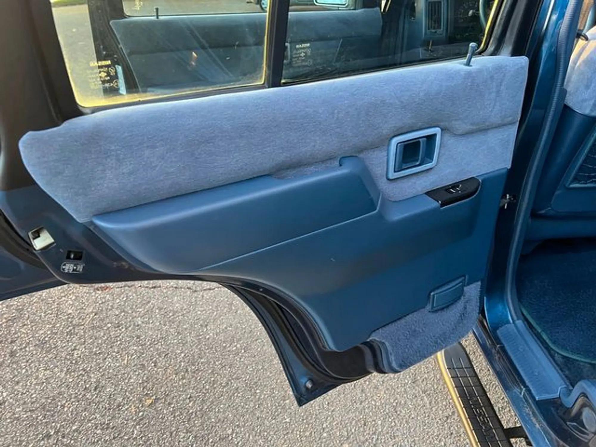 1993 Nissan Pathfinder SE 4×4