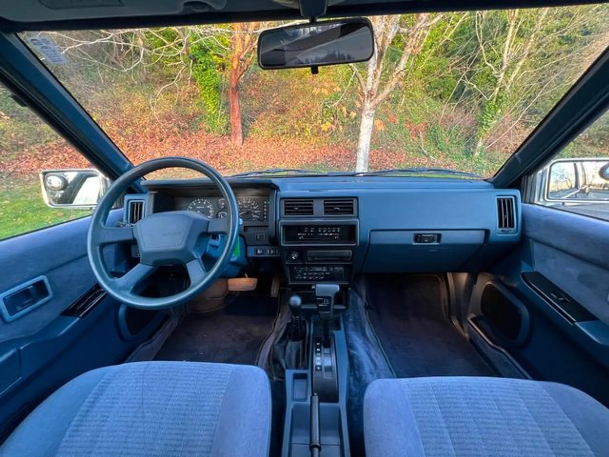 1993 Nissan Pathfinder SE 4×4