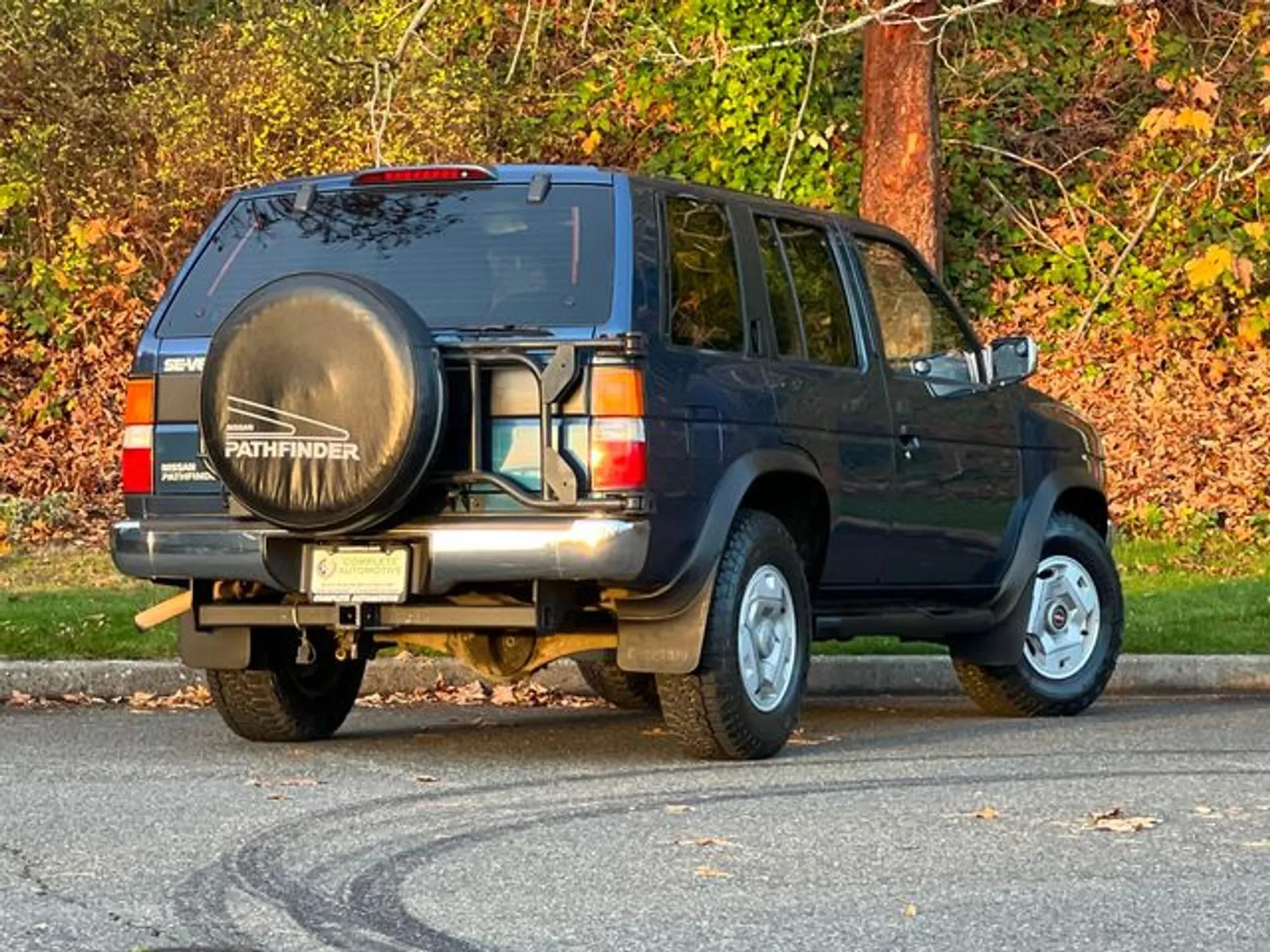 1993 Nissan Pathfinder SE 4×4 - 2