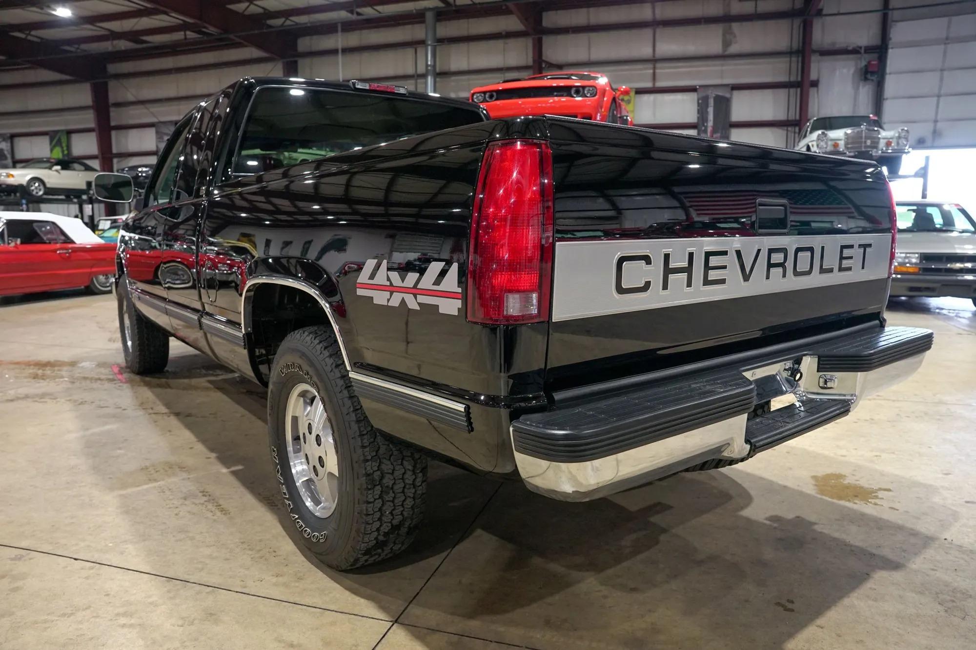 12k-Mile 1994 Chevrolet K-1500 Silverado 4×4 - 4