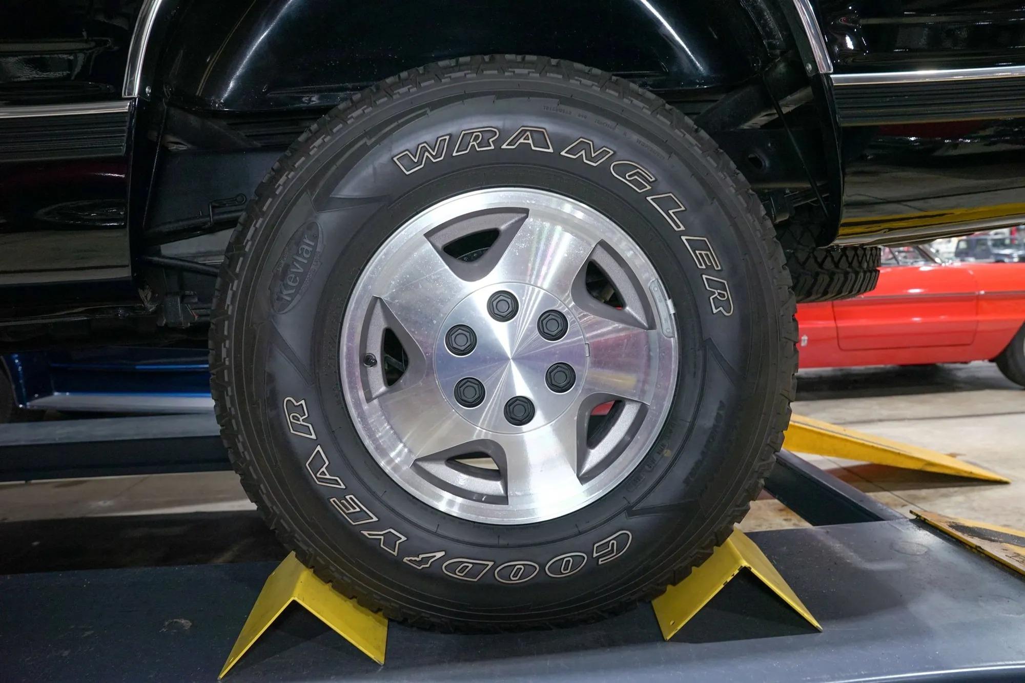 12k-Mile 1994 Chevrolet K-1500 Silverado 4×4