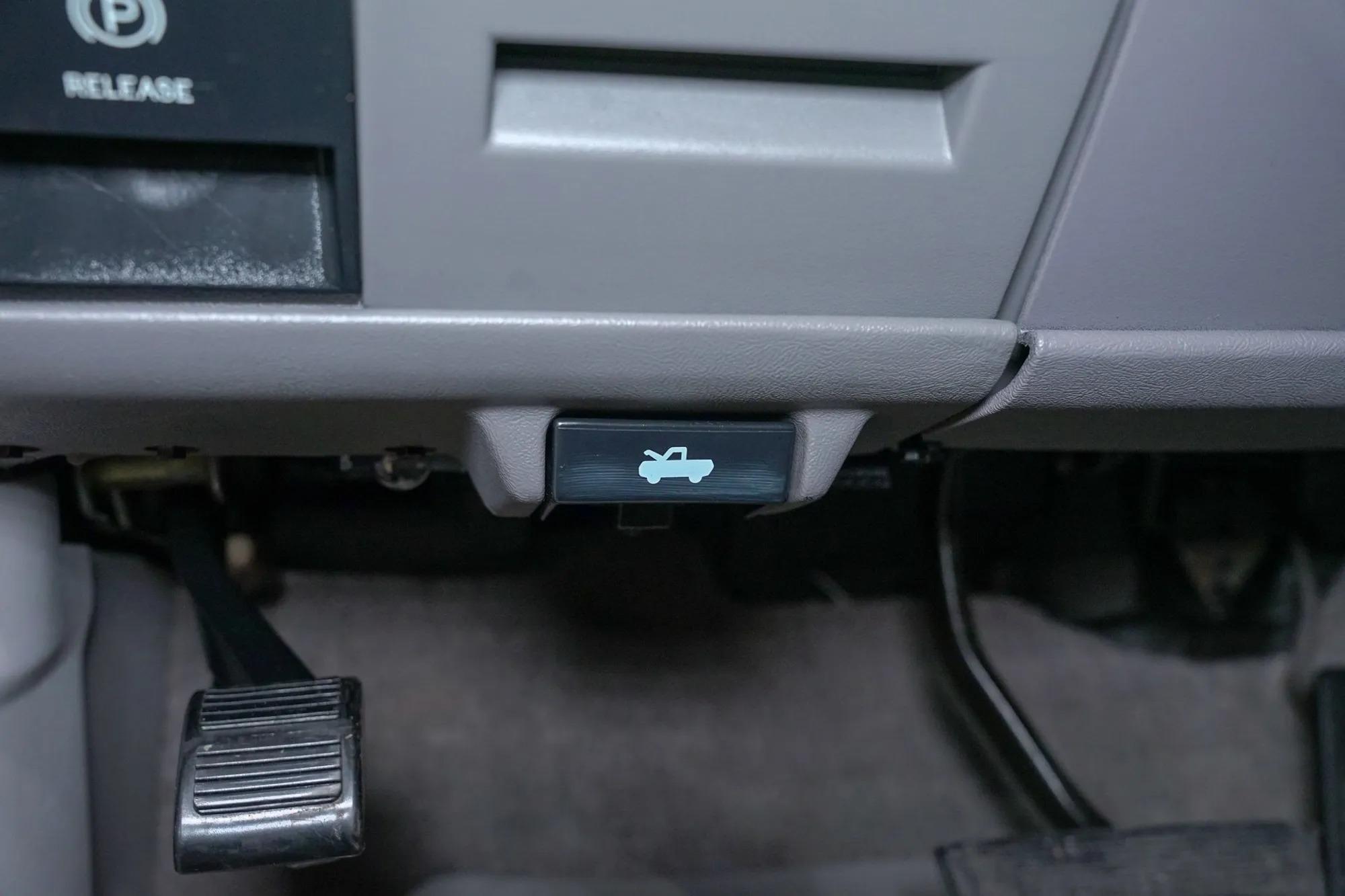 12k-Mile 1994 Chevrolet K-1500 Silverado 4×4