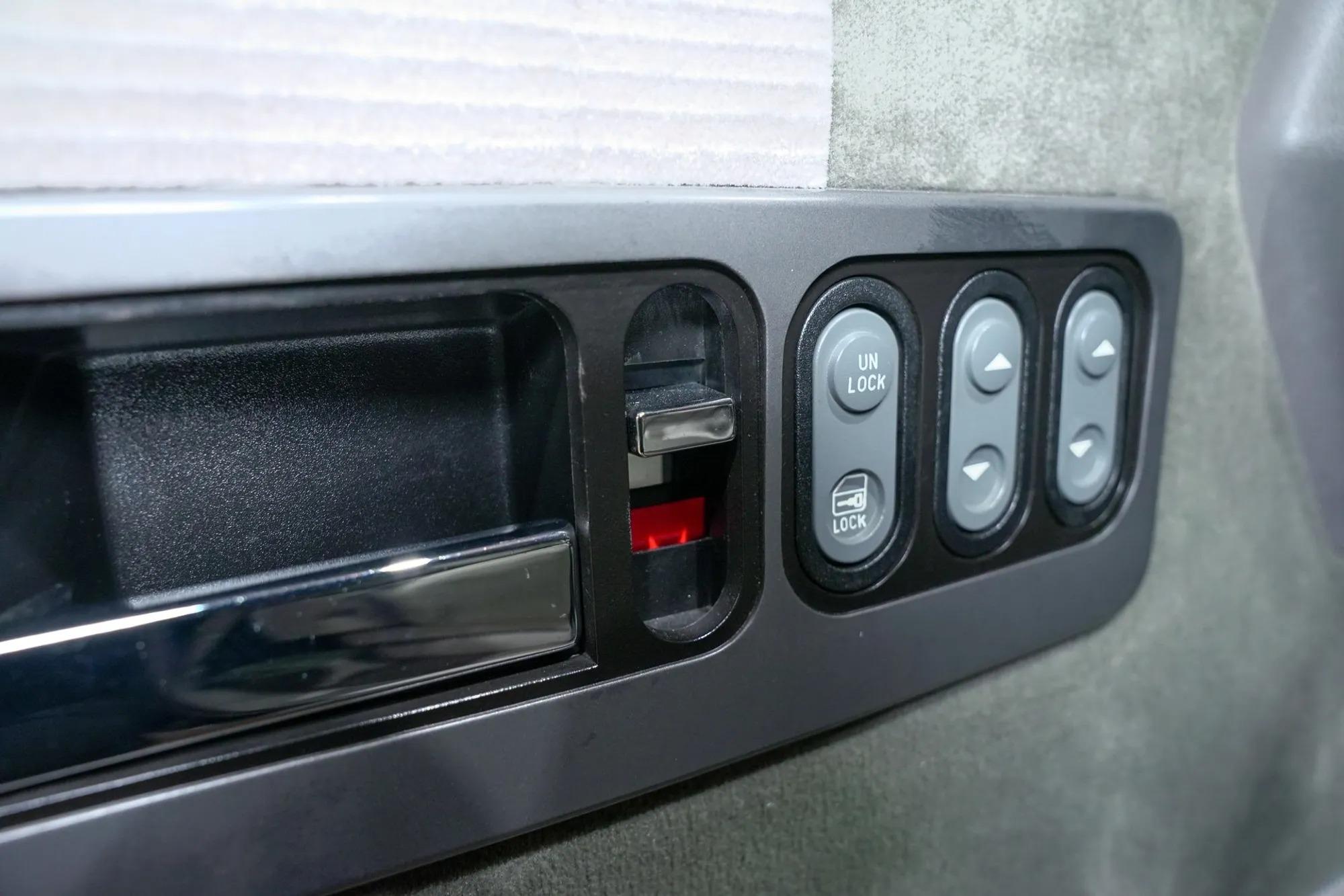 12k-Mile 1994 Chevrolet K-1500 Silverado 4×4