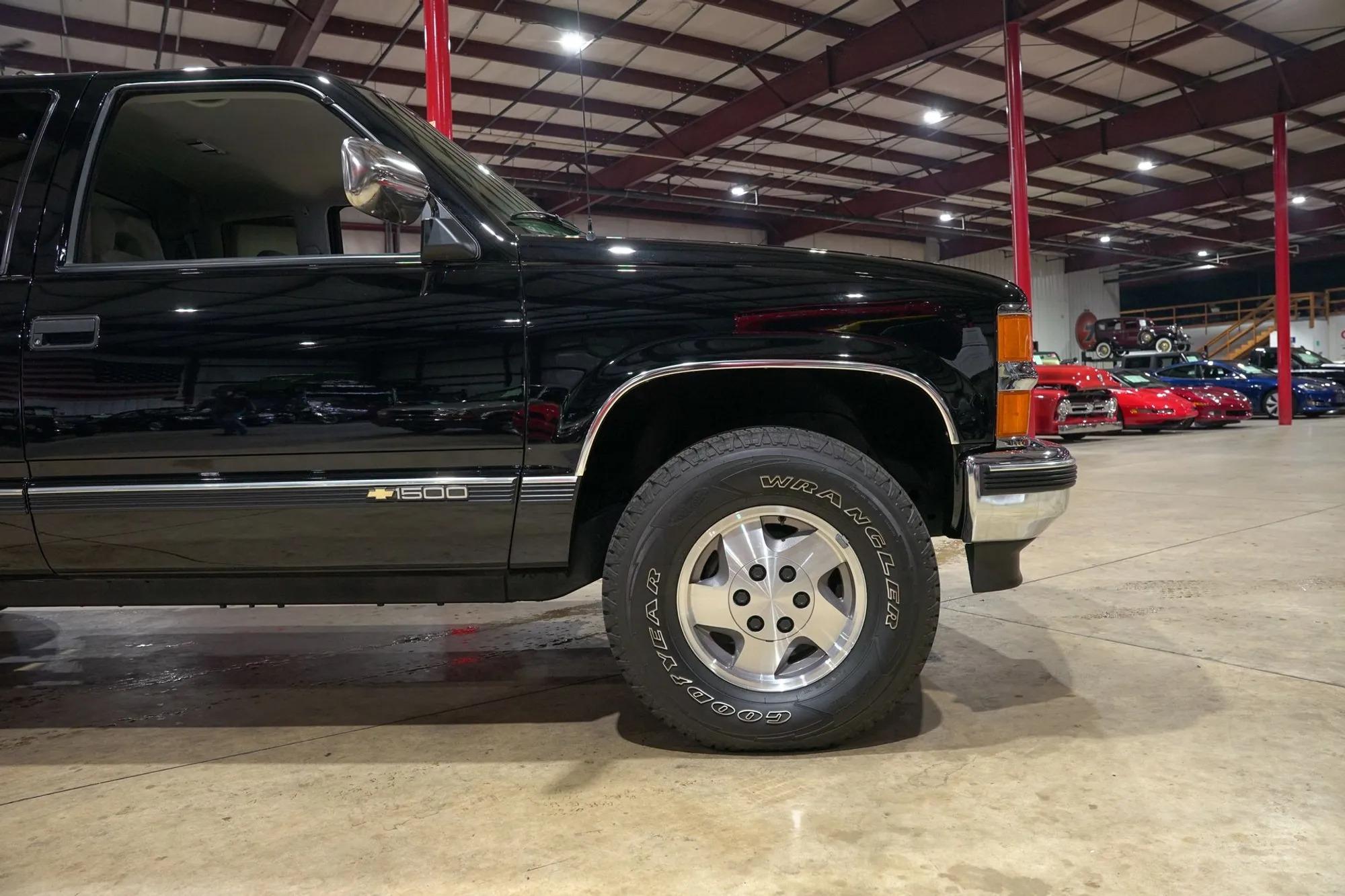 12k-Mile 1994 Chevrolet K-1500 Silverado 4×4