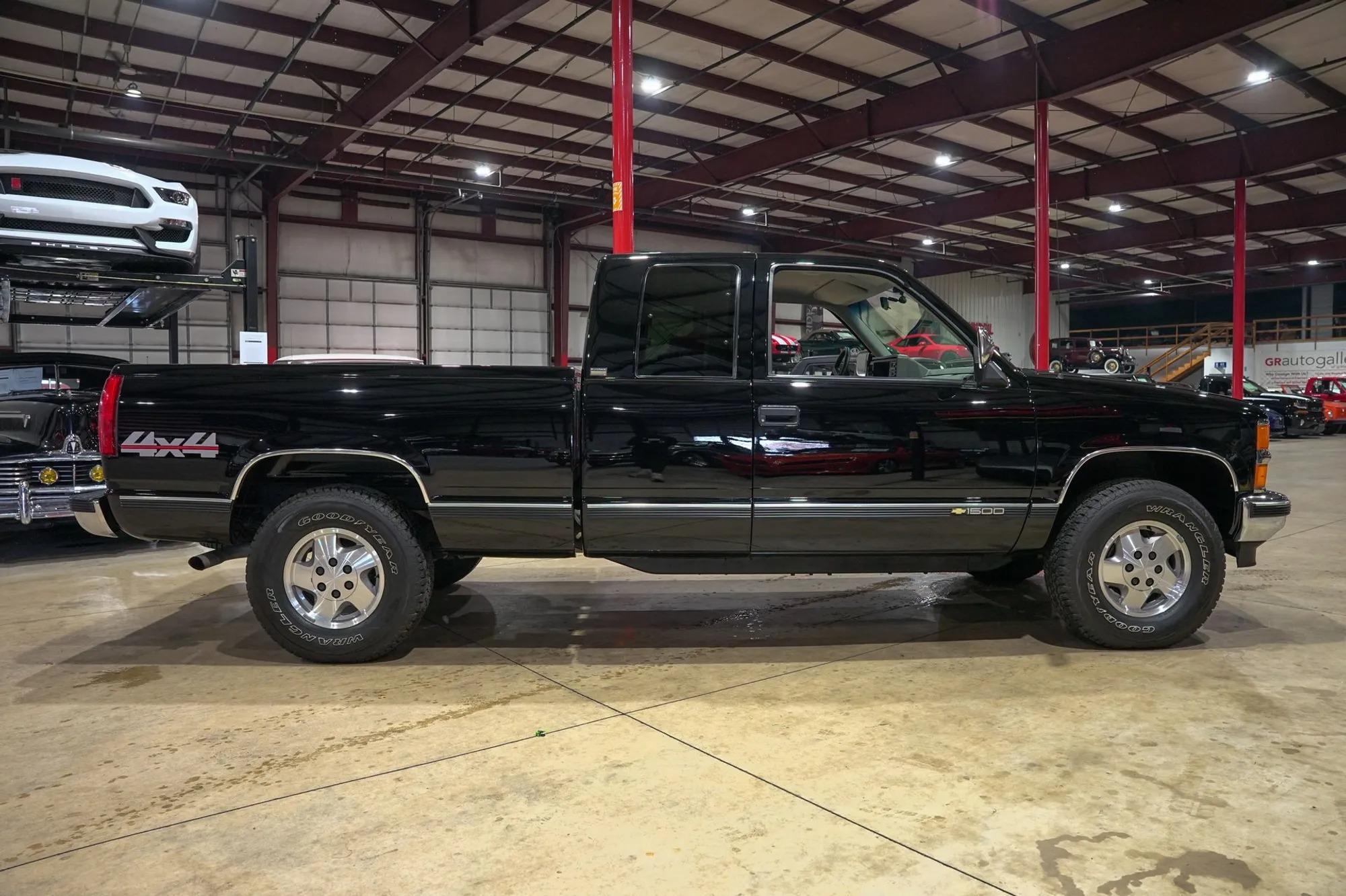 12k-Mile 1994 Chevrolet K-1500 Silverado 4×4