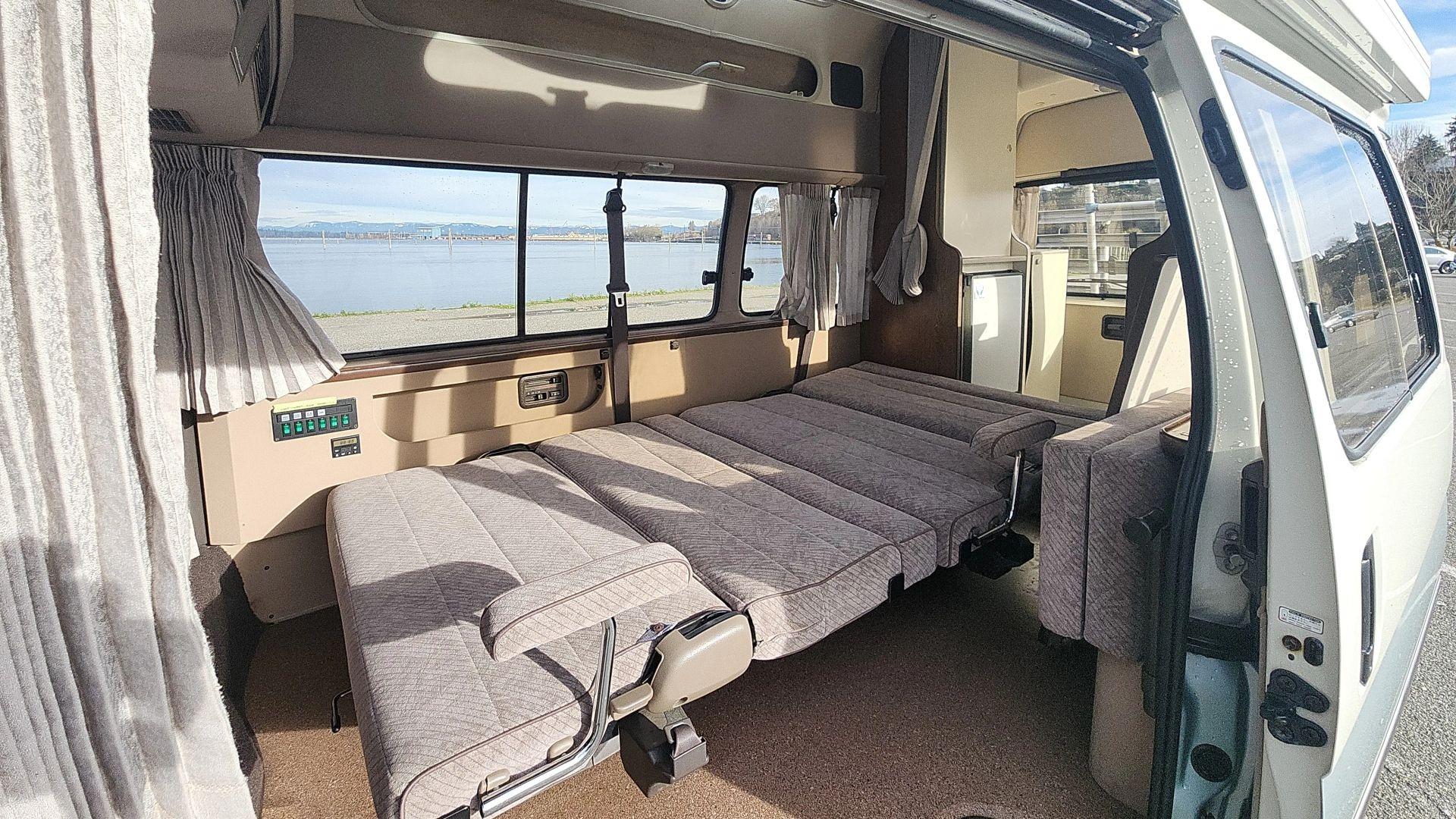 1998 Toyota HiAce Cruising Cabin