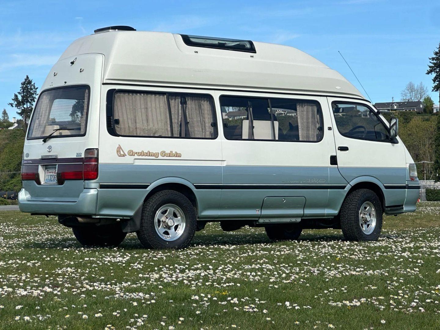 1998 Toyota HiAce Cruising Cabin