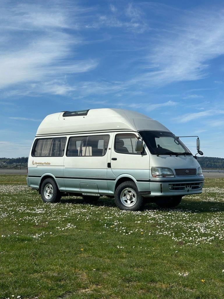  Toyota HiAce