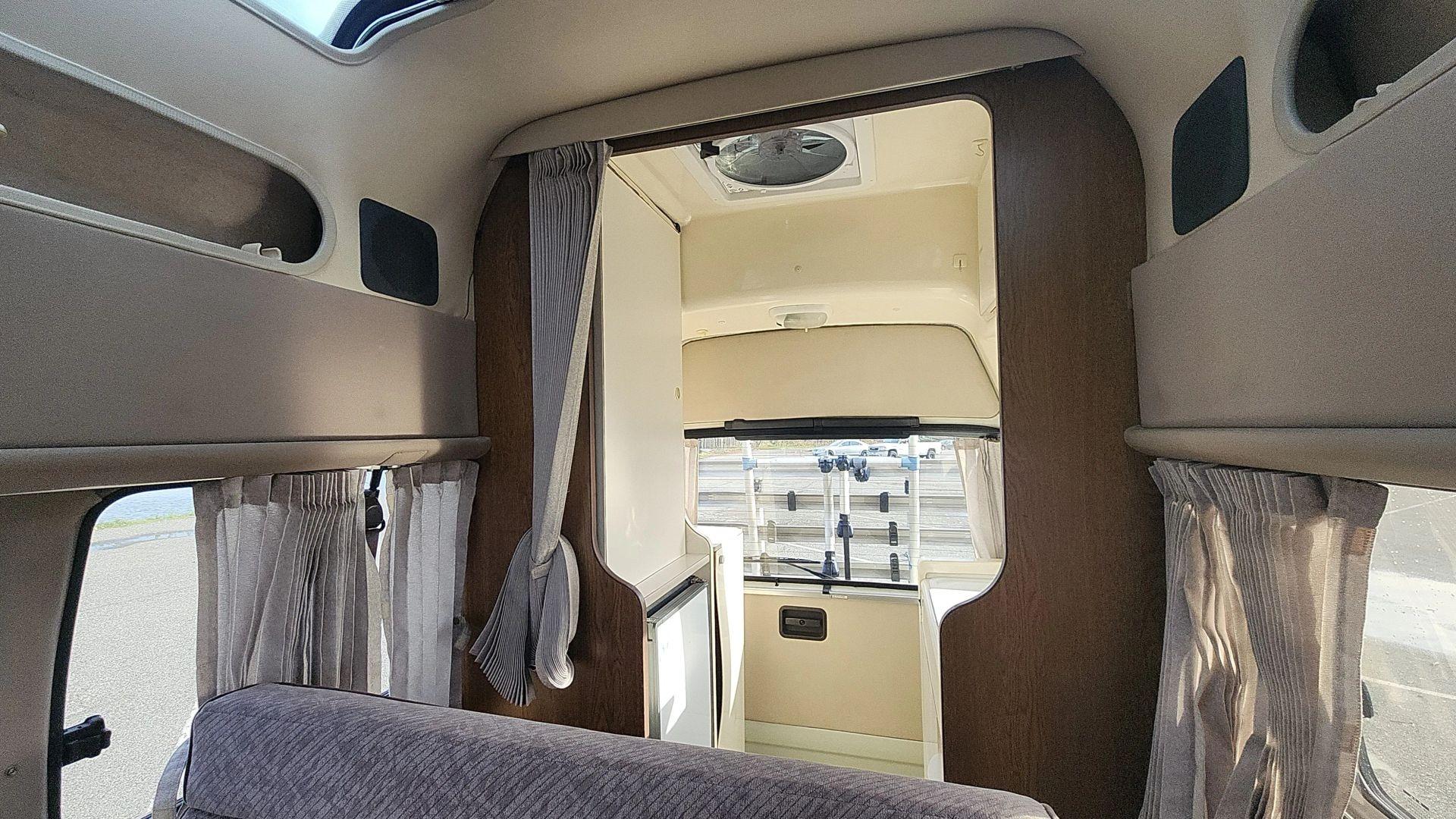 1998 Toyota HiAce Cruising Cabin