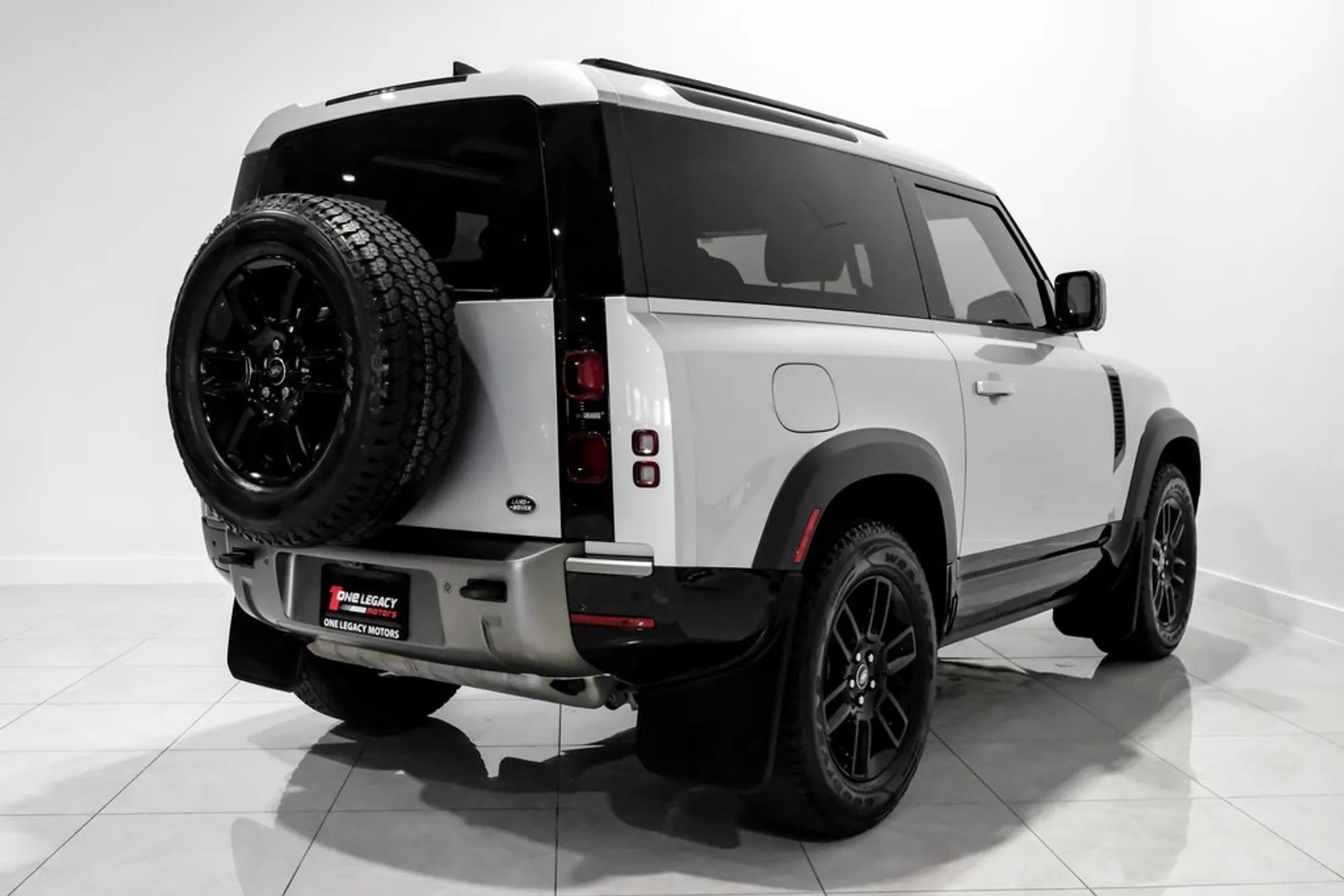 2022 Land Rover Defender 90 X-Dynamic S - 2