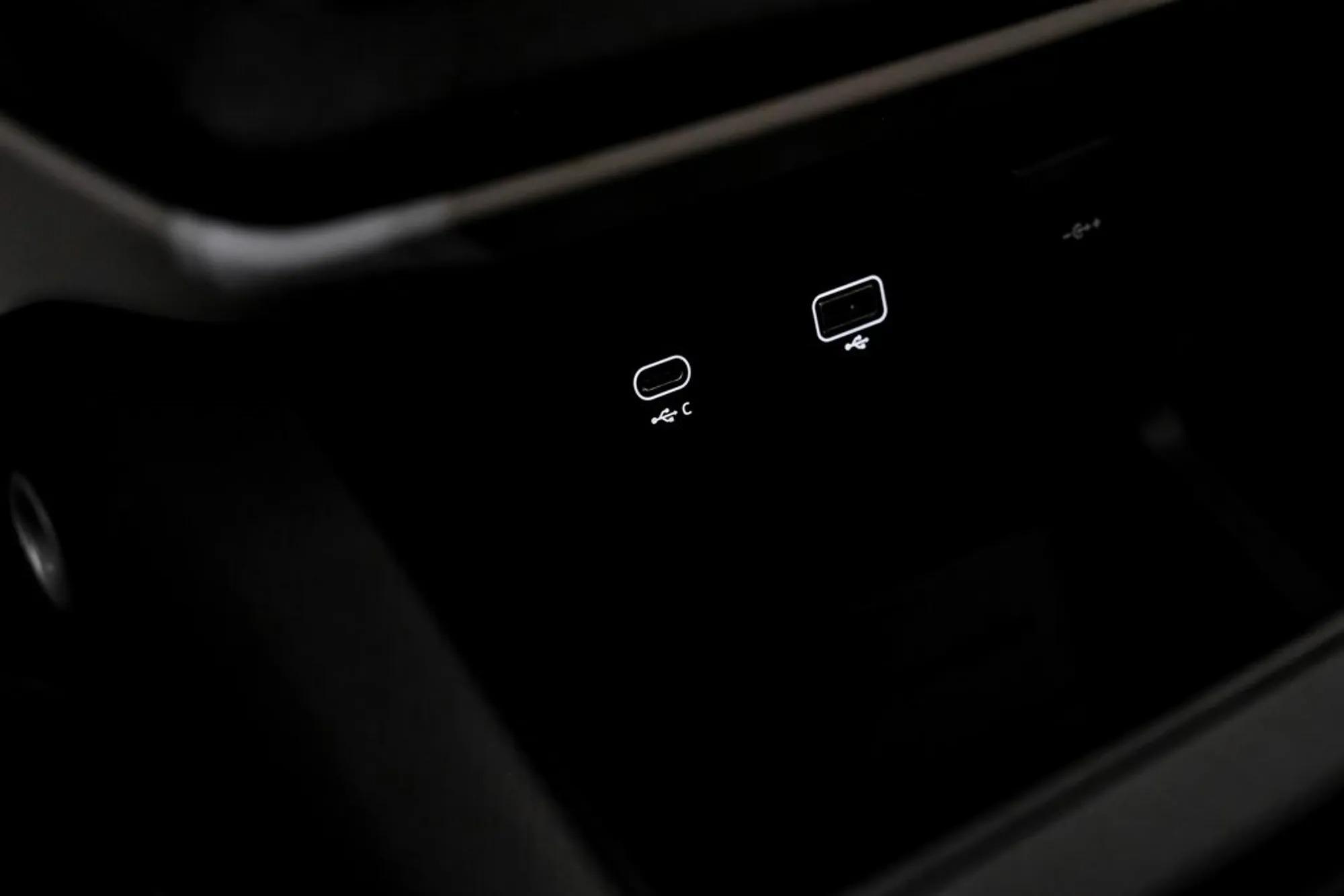 2022 Land Rover Defender 90 X-Dynamic S