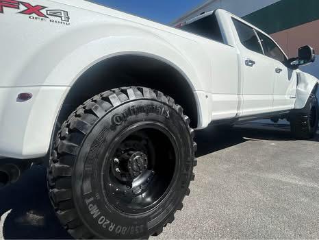 2022 Ford F-450 Super Duty Platinum