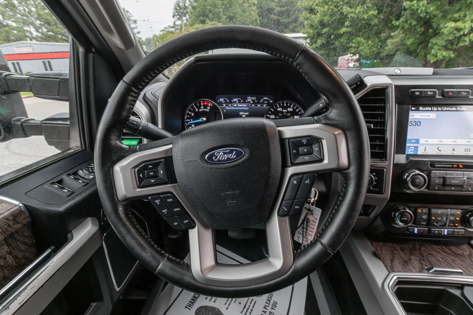 2019 Ford F-350 Super Duty Lariat - 2