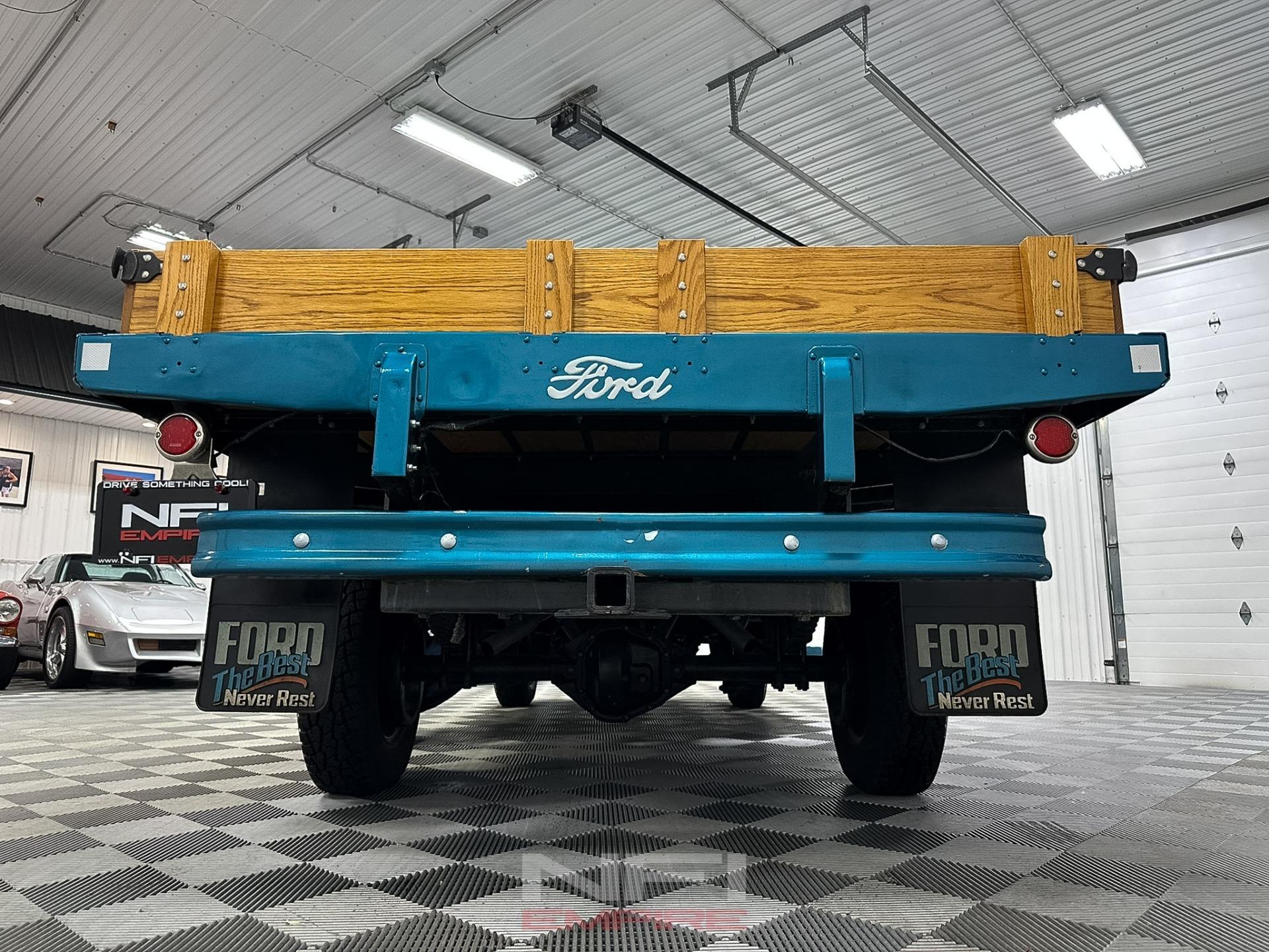 1951 Ford F2 Dump Truck