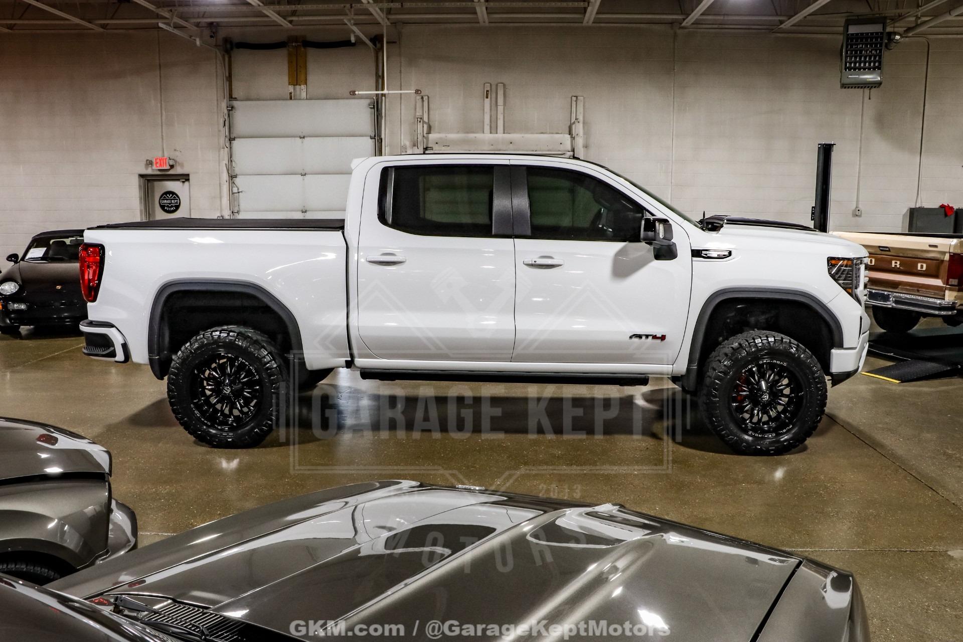 2023 GMC Sierra 1500 AT4