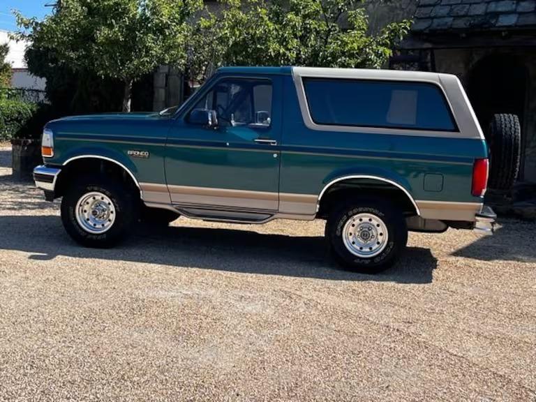 1996 Ford Bronco Eddie Bauer - 3