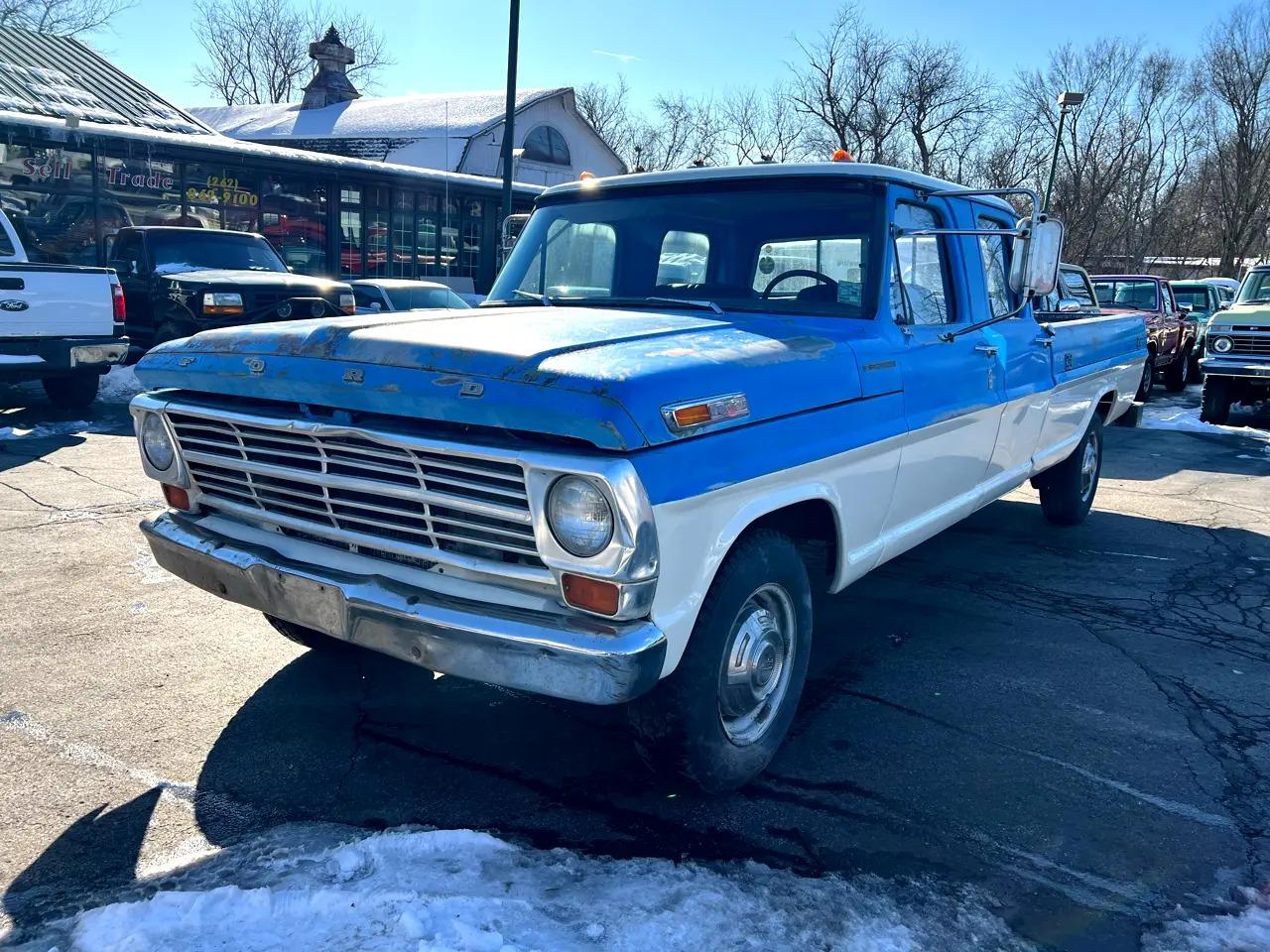 1969 Ford F-350 Crew Cab - 2