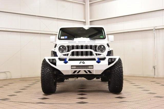 2024 Jeep Wrangler Sahara - 3